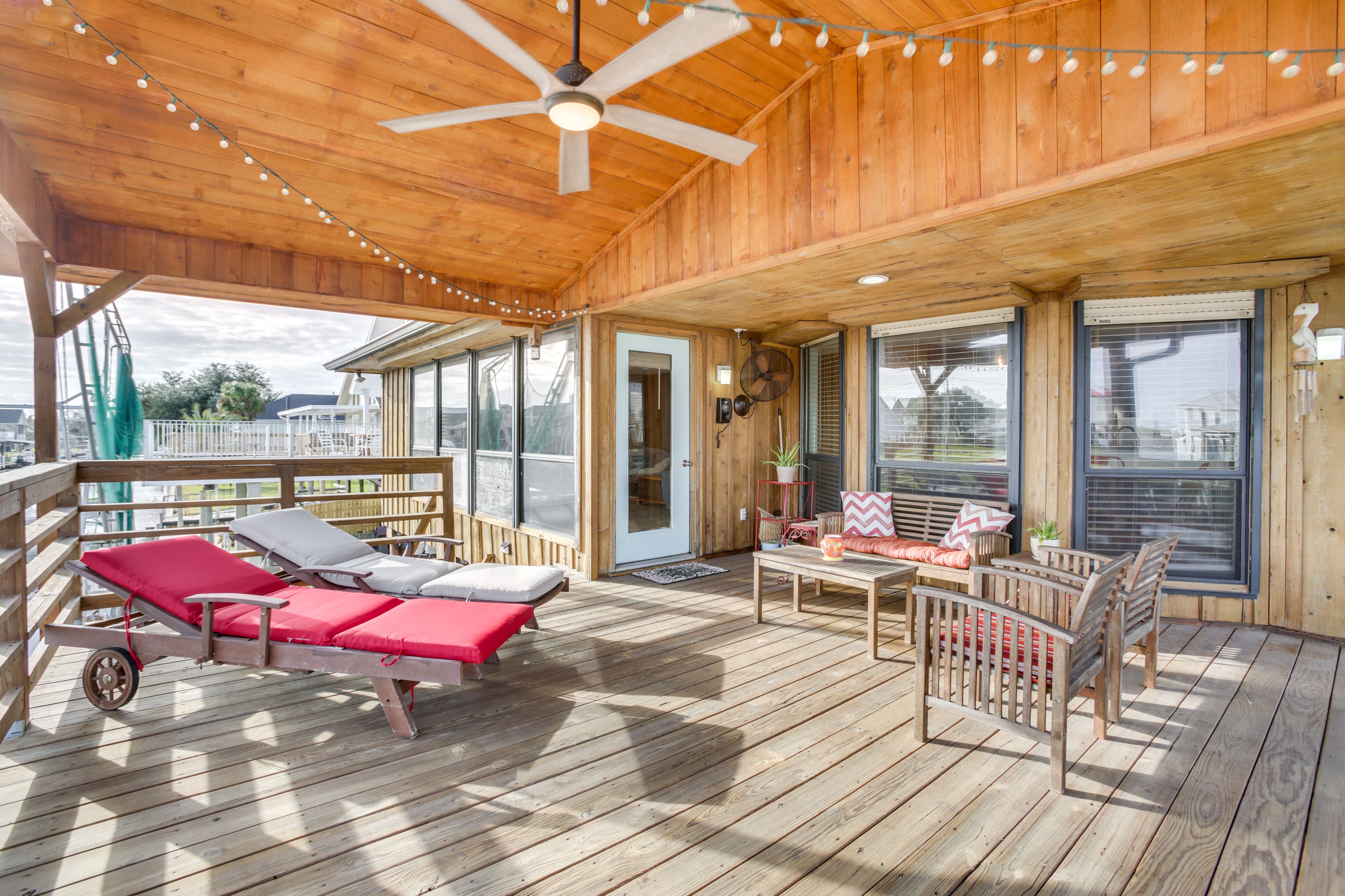 Deck | Upper Level | Ceiling Fans | Seating | Water View