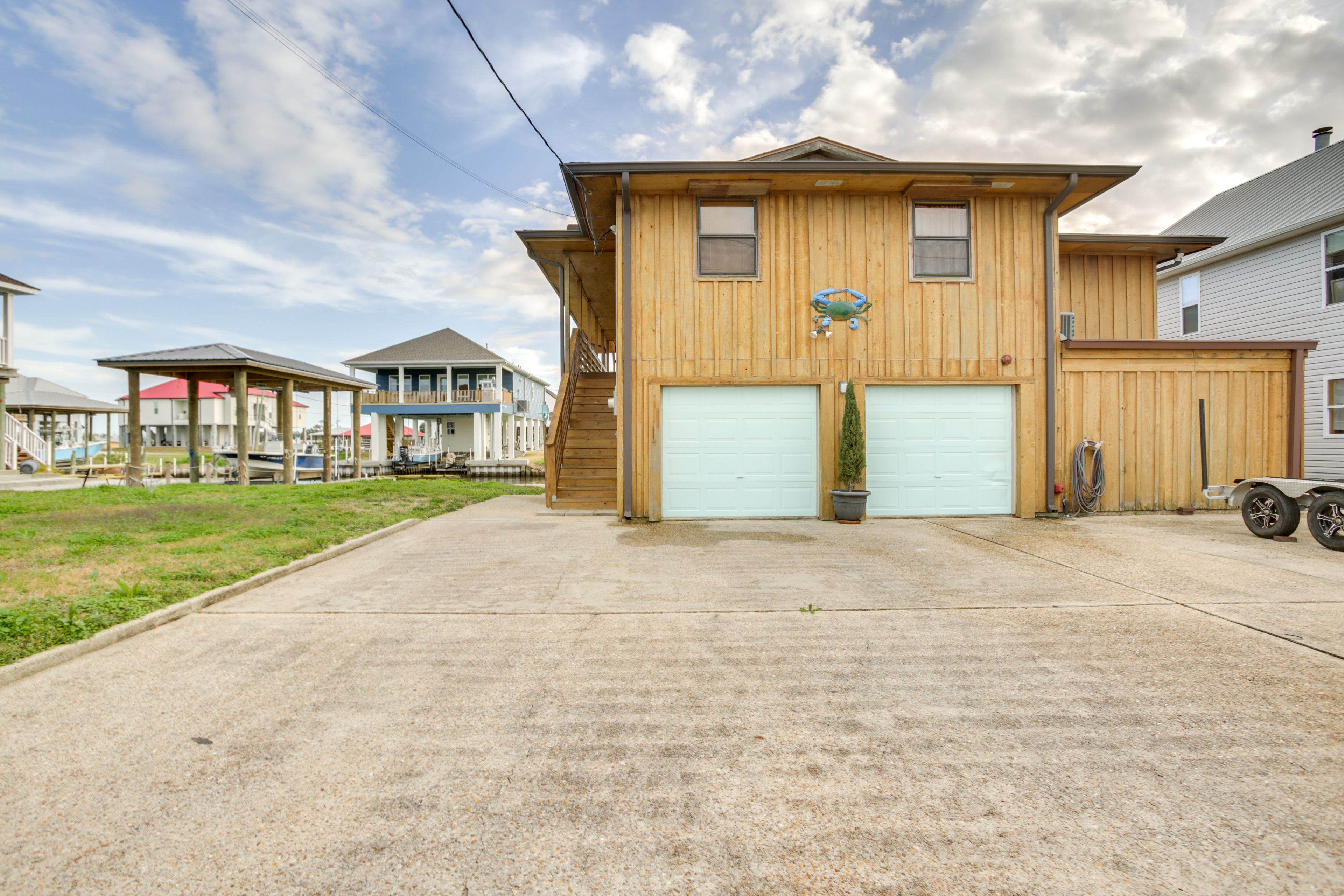 Parking | Driveway (3 Vehicles) | RV/Trailer Parking | Street Parking