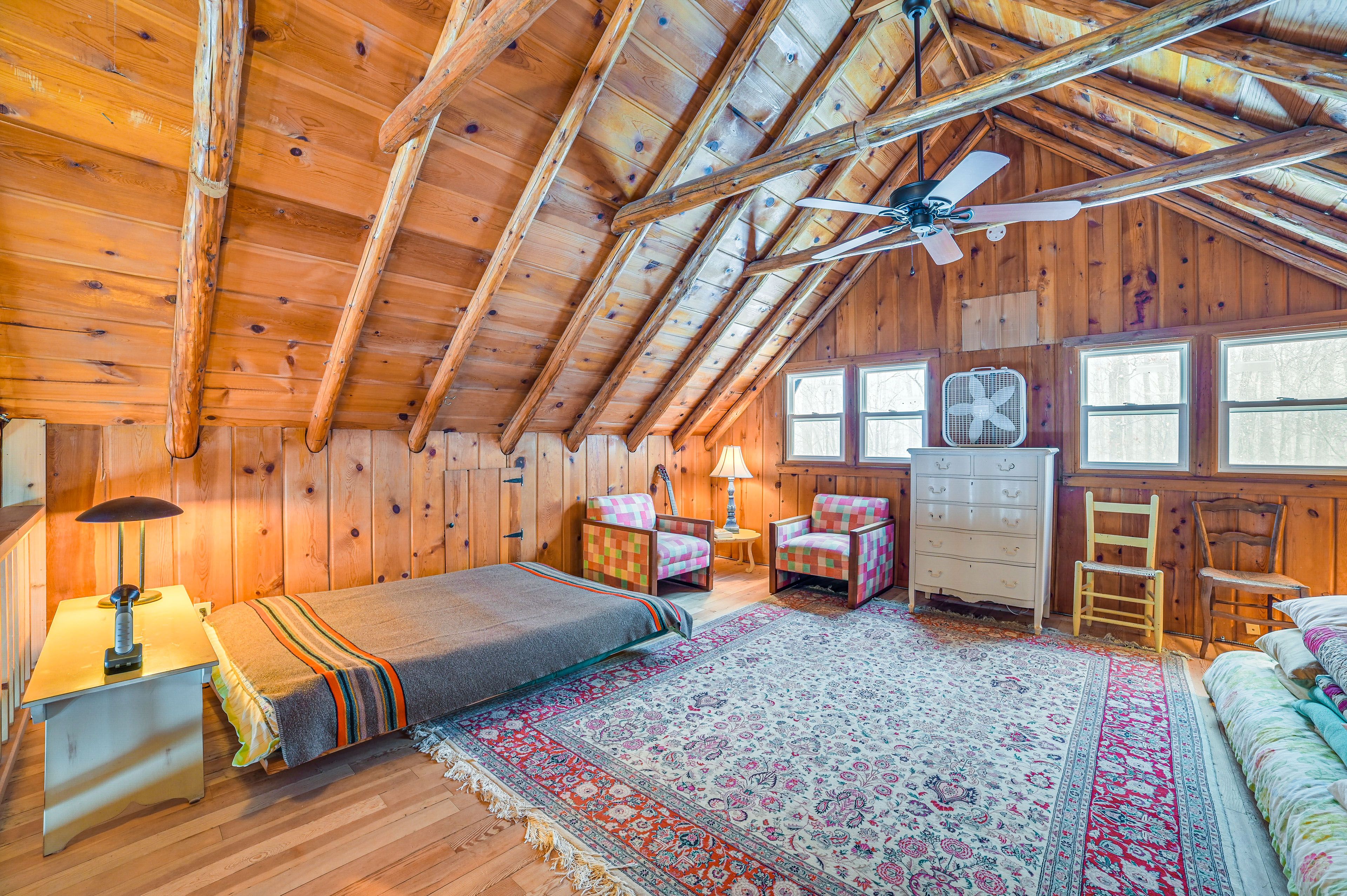 Loft | 2 Queen Futons | 2nd Floor