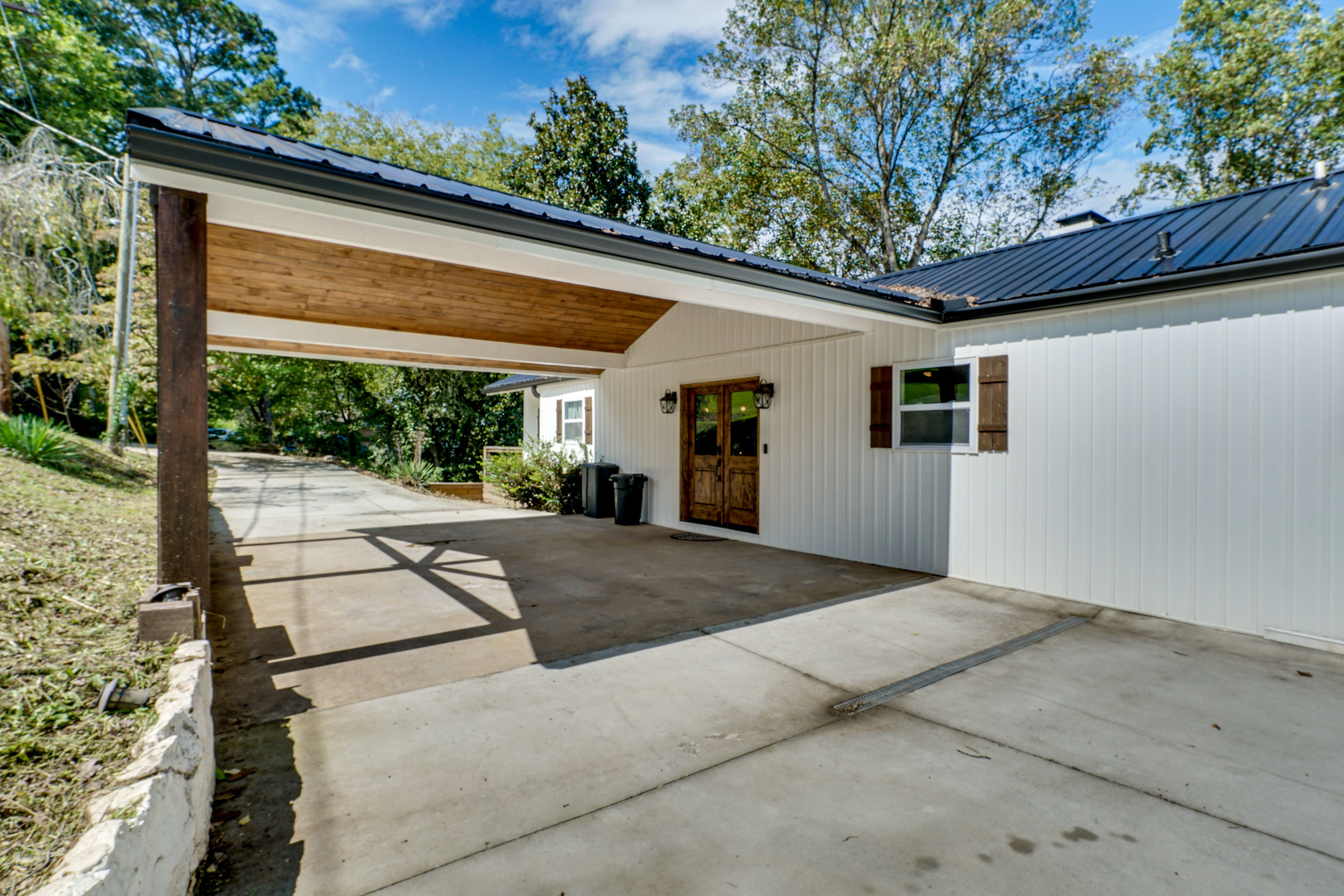 Parking | Driveway (3 Vehicles)