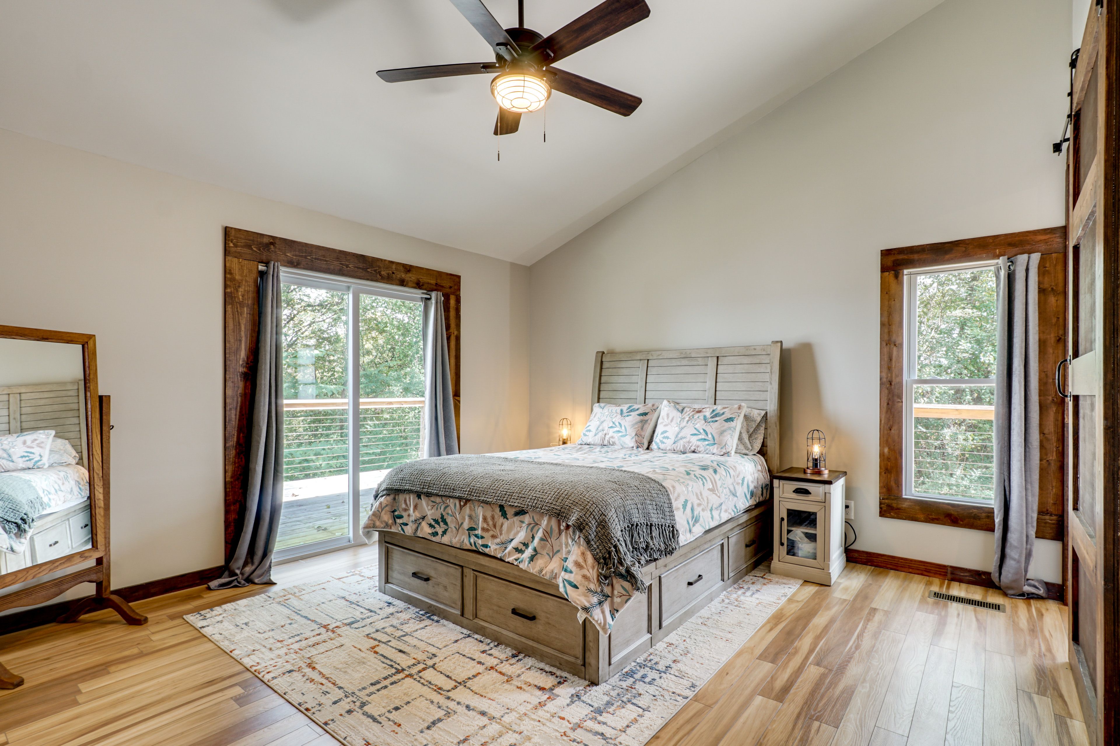 Bedroom 1 | Queen Bed | Deck Access | 1st Floor