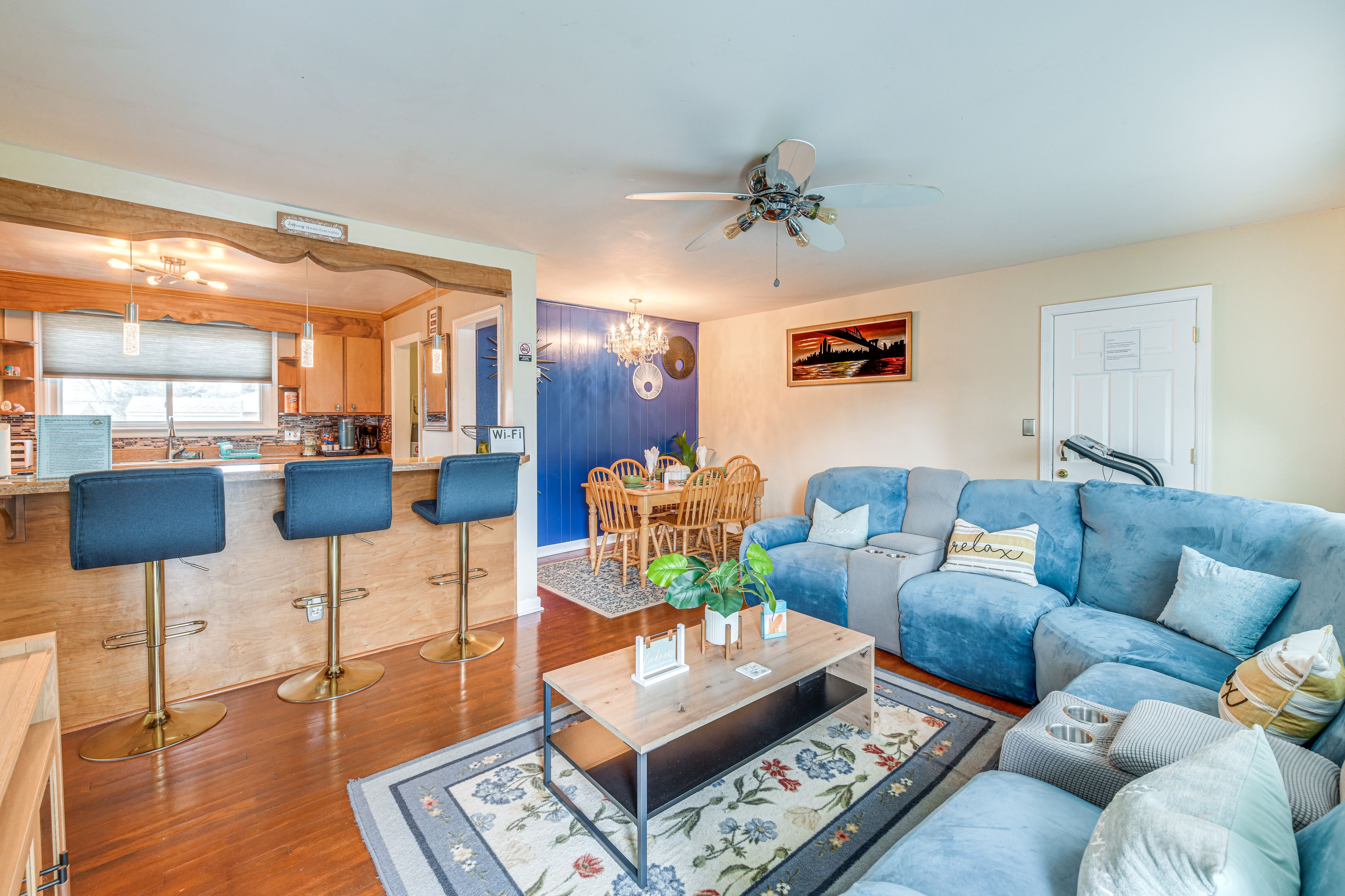 Colonial Heights Vacation Rental | 3BR | 1.5BA | 1,090 Sq Ft | 4 Steps Required