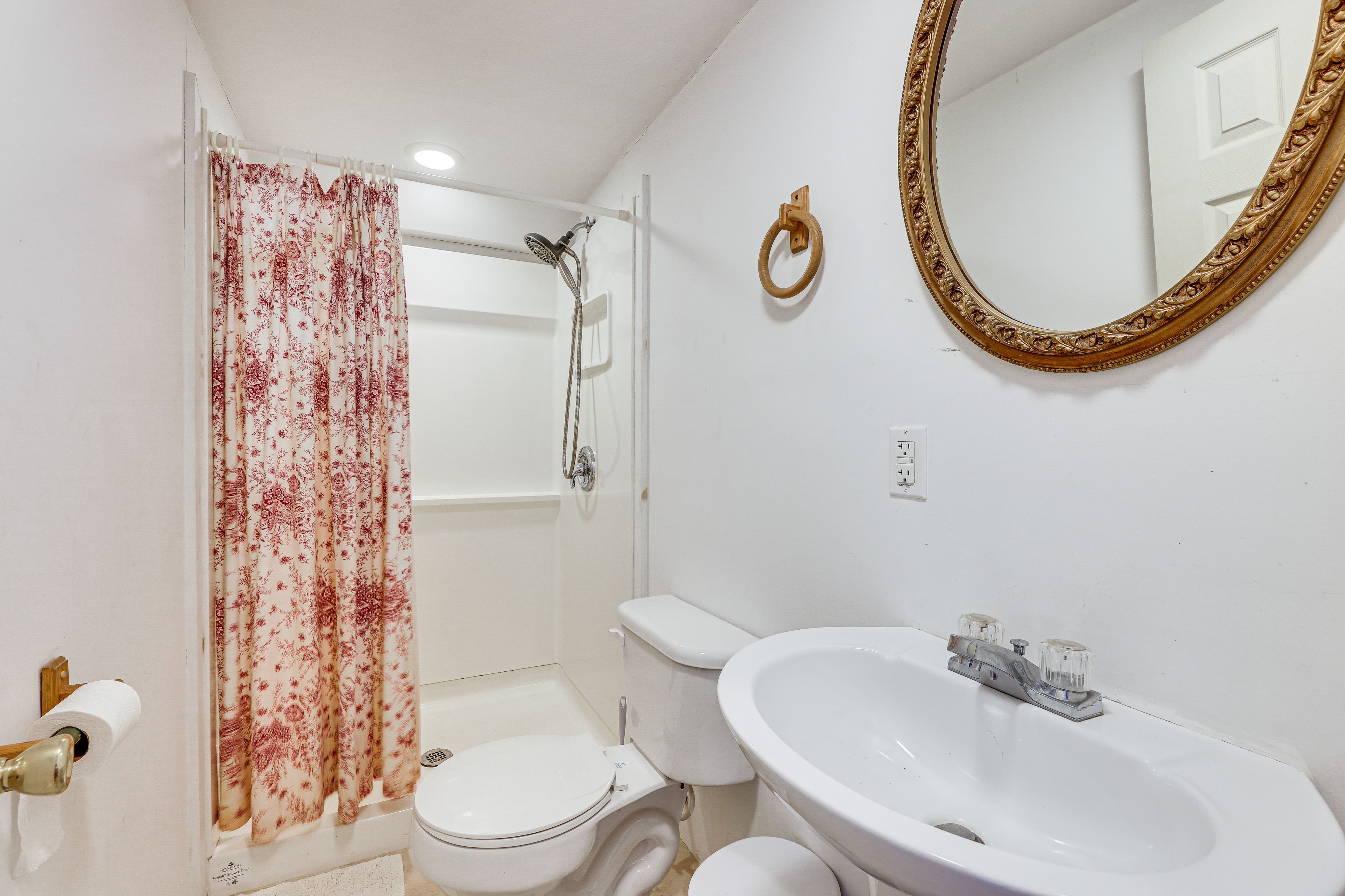 Full Bathroom | 2nd Floor