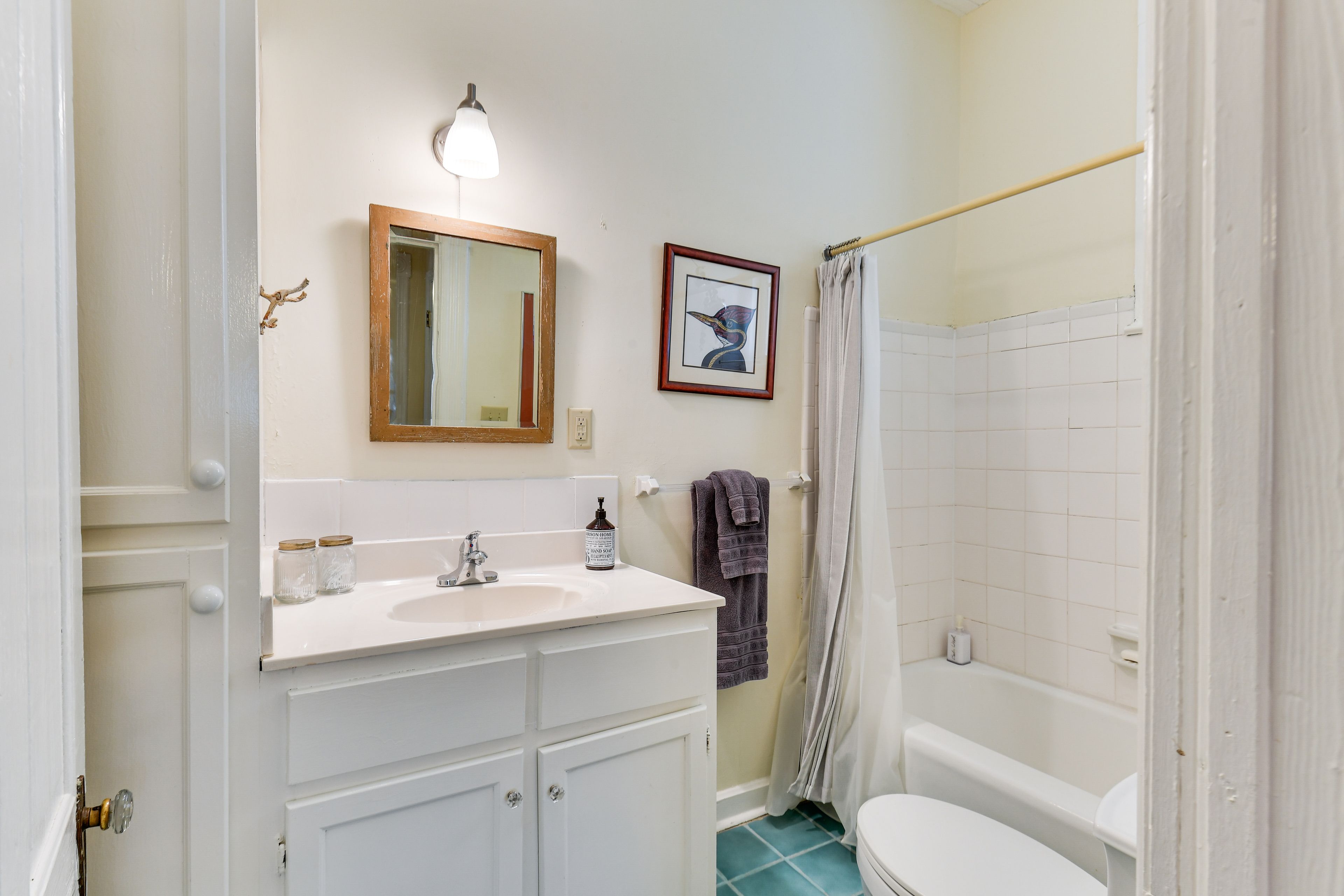 Full Bathroom