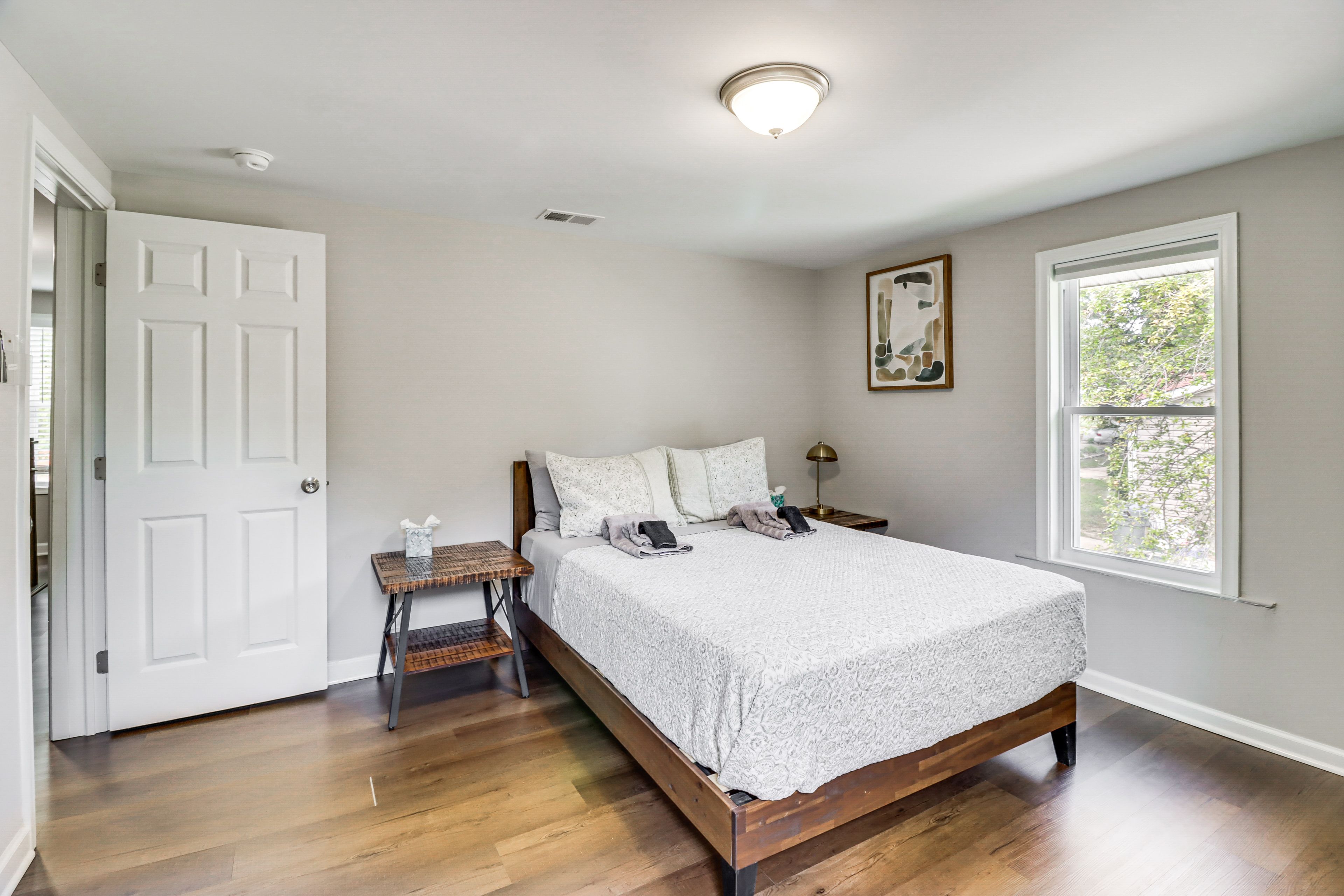 Bedroom 2 | Queen Bed | En-Suite Bathroom | 2nd Floor