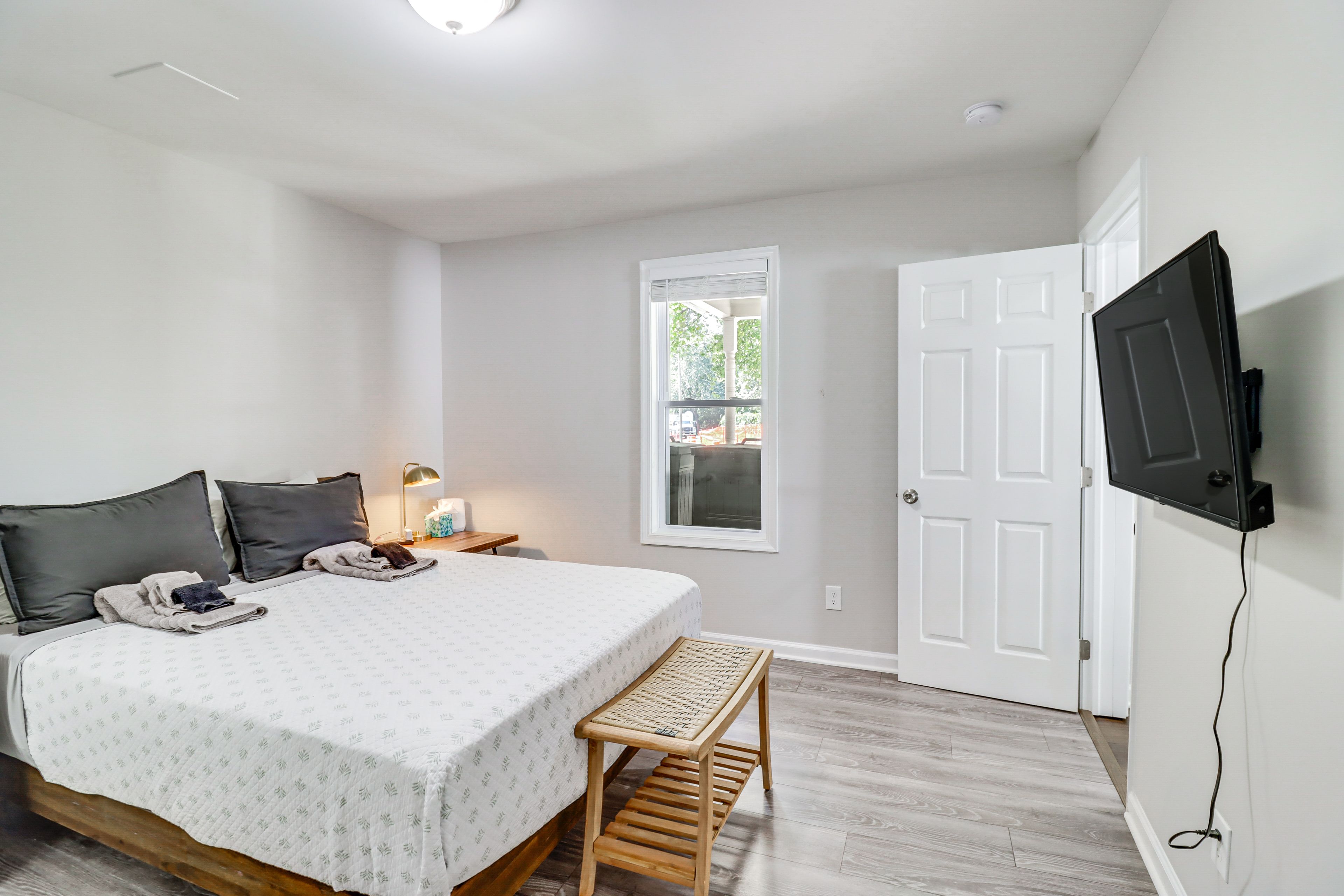 Bedroom 6 | Queen Bed | En-Suite Bathroom | 1st Floor