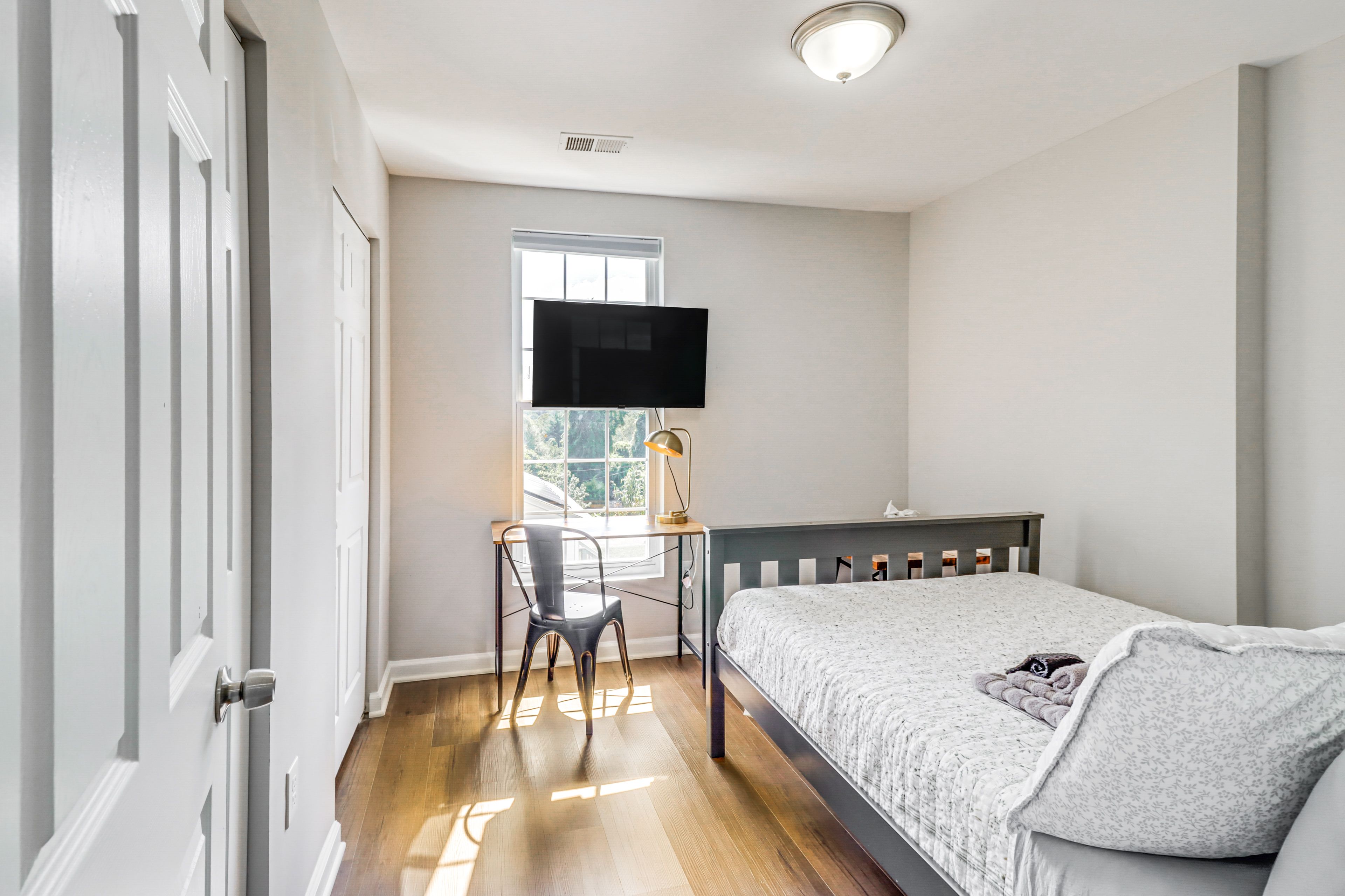 Bedroom 4 | Full Bed | 2nd Floor