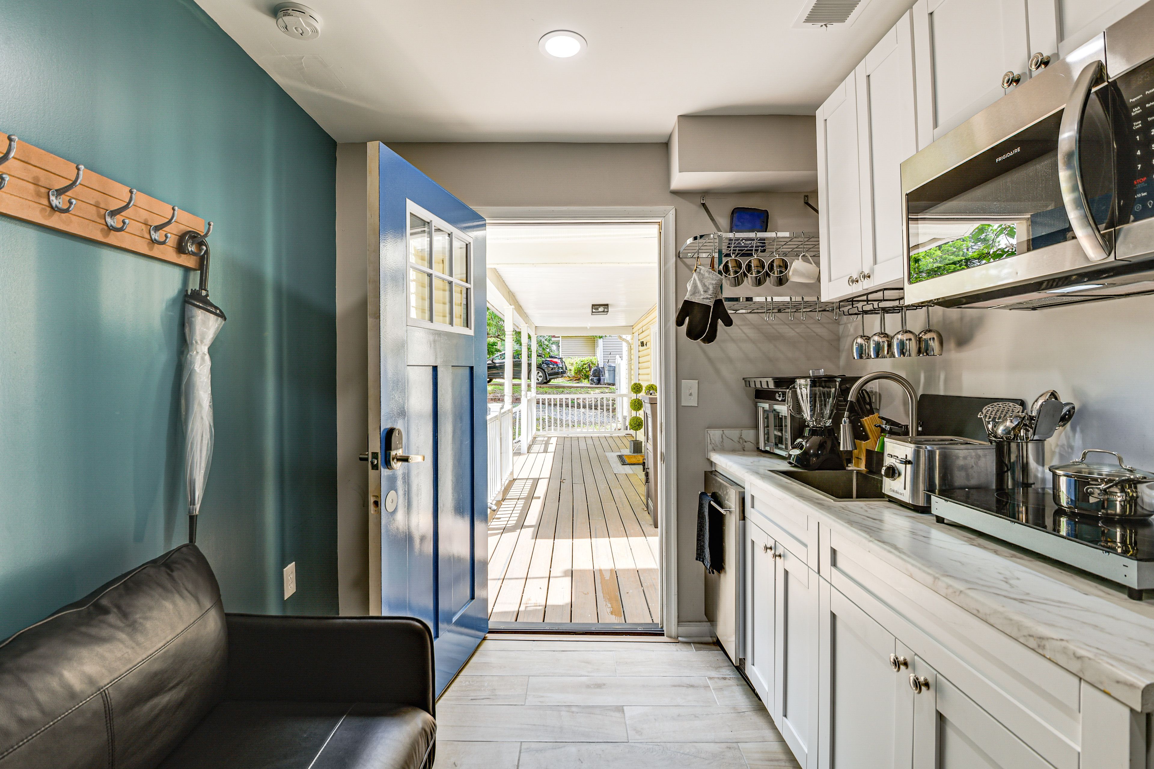 Entrance | Kitchenette | Seating Area