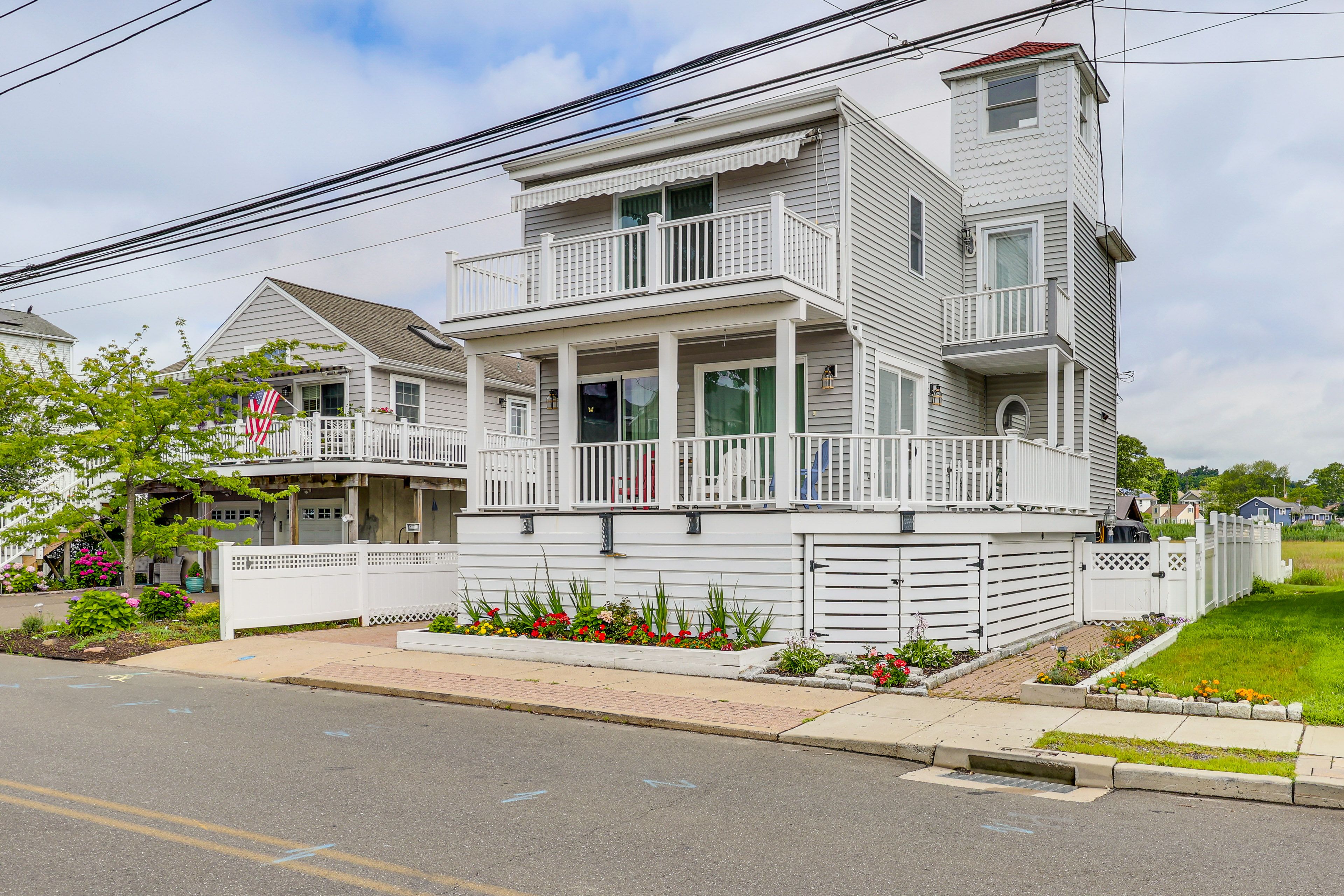 Parking | Driveway (2 Vehicles) | Street Parking