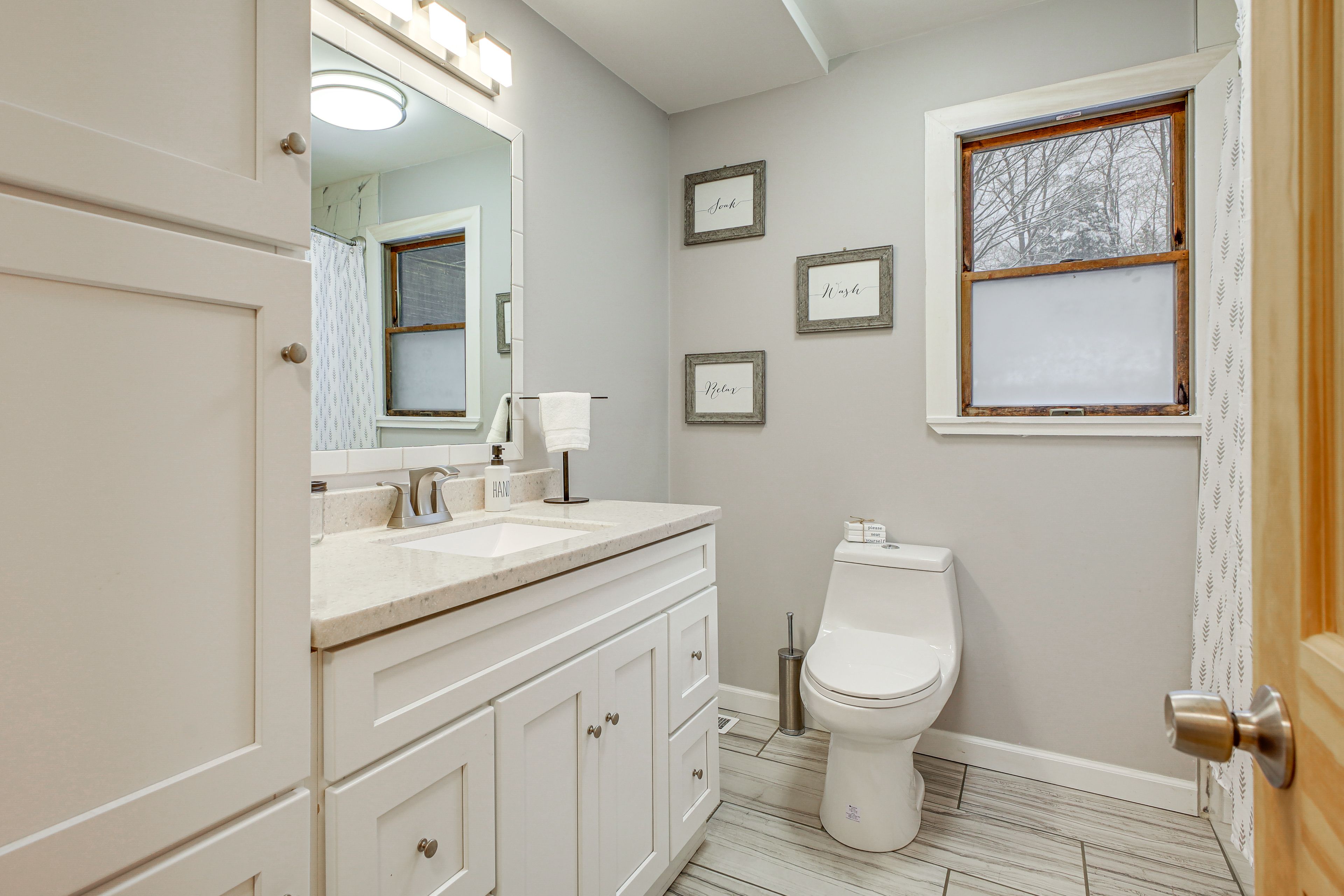 Full Bathroom | Main Floor