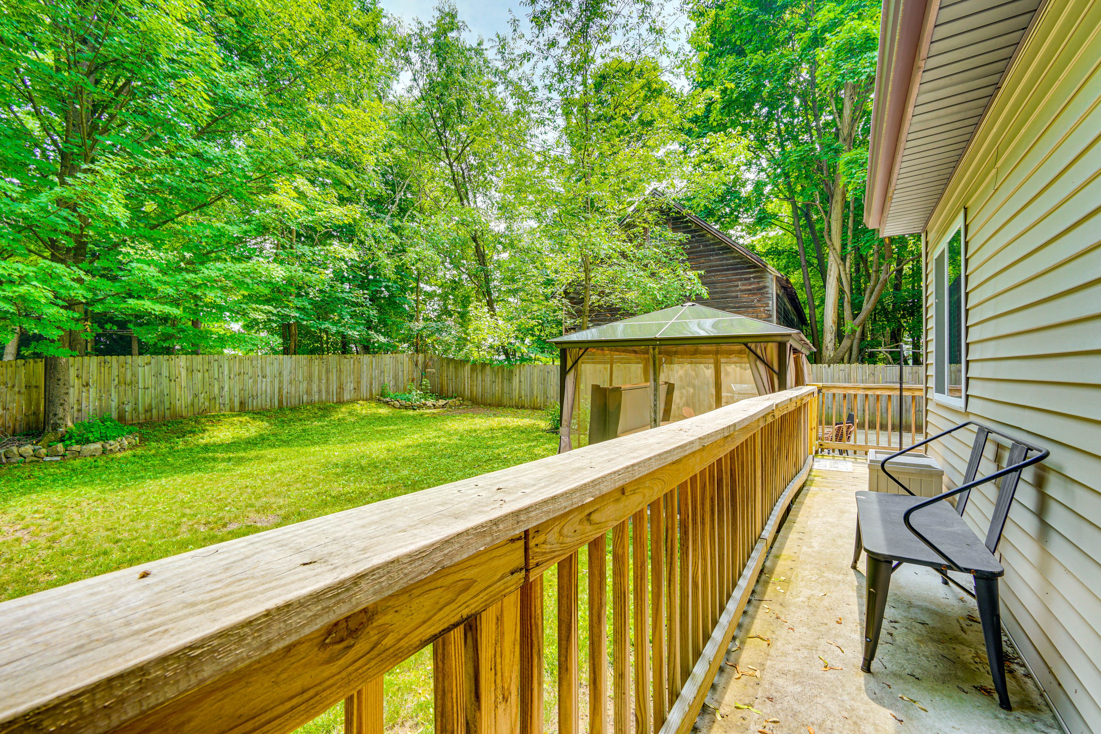 Deck | Spacious Yard