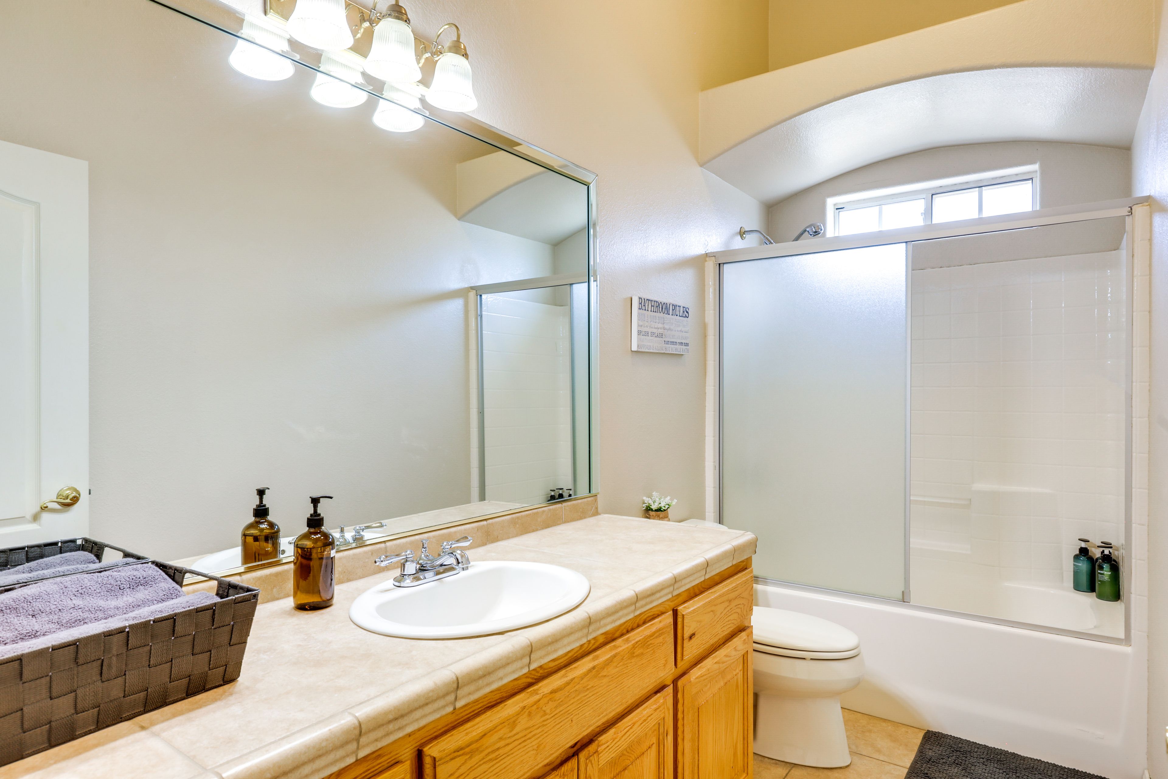 Full Bathroom