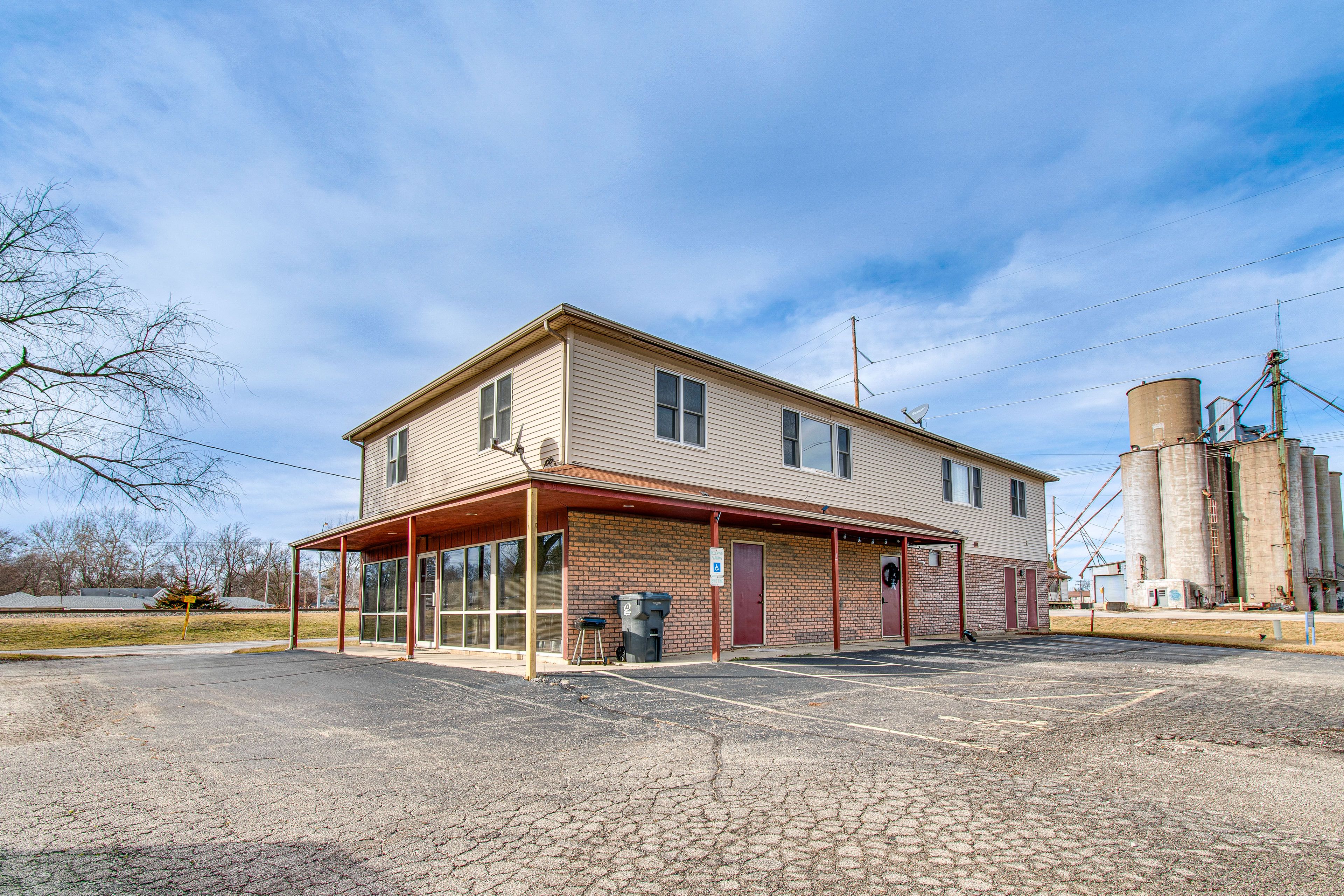 Parking | Driveway (1 Vehicle) | RV Parking On-Site