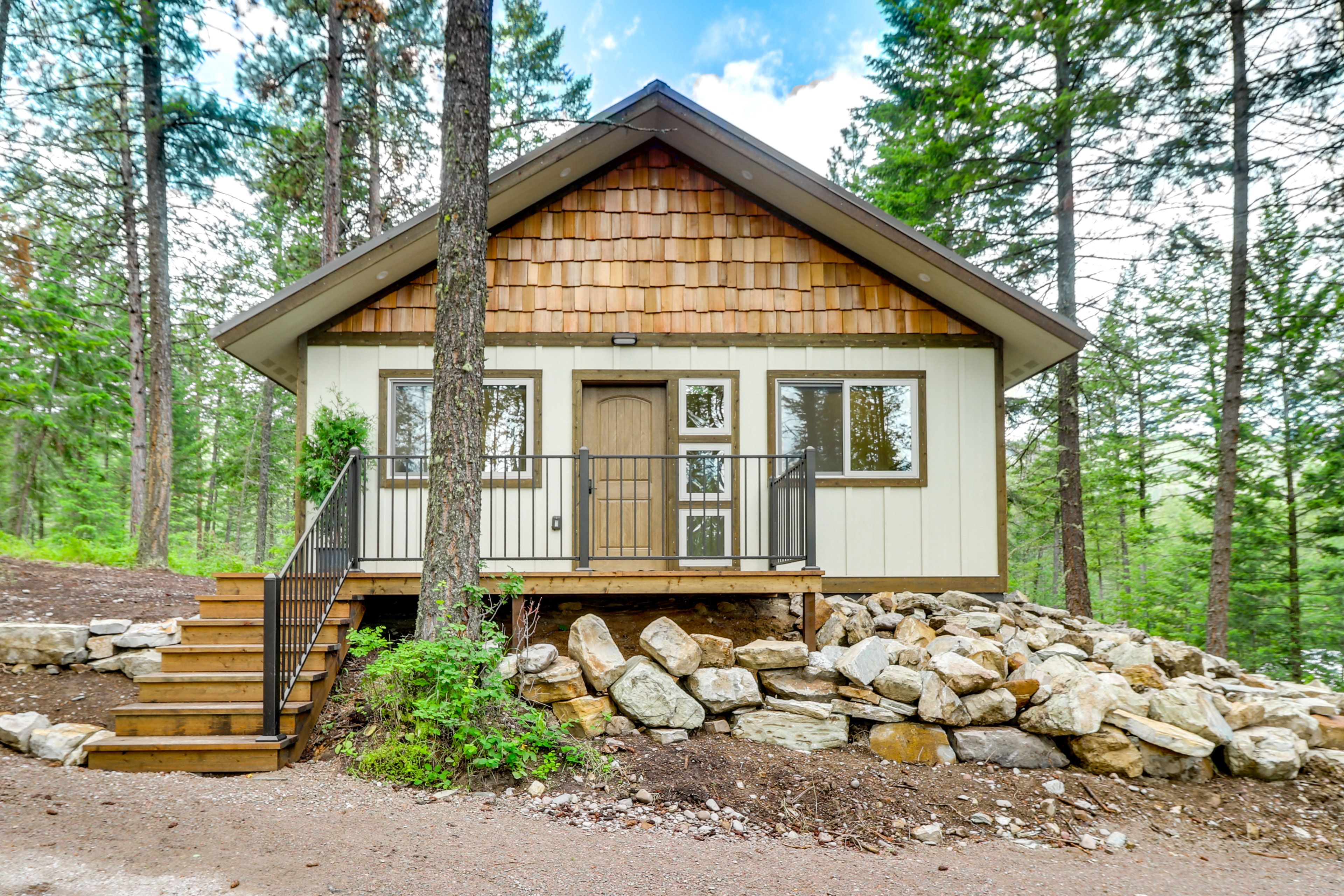 Polson Vacation Rental | Studio | 1BA | Stairs Required | 432 Sq Ft