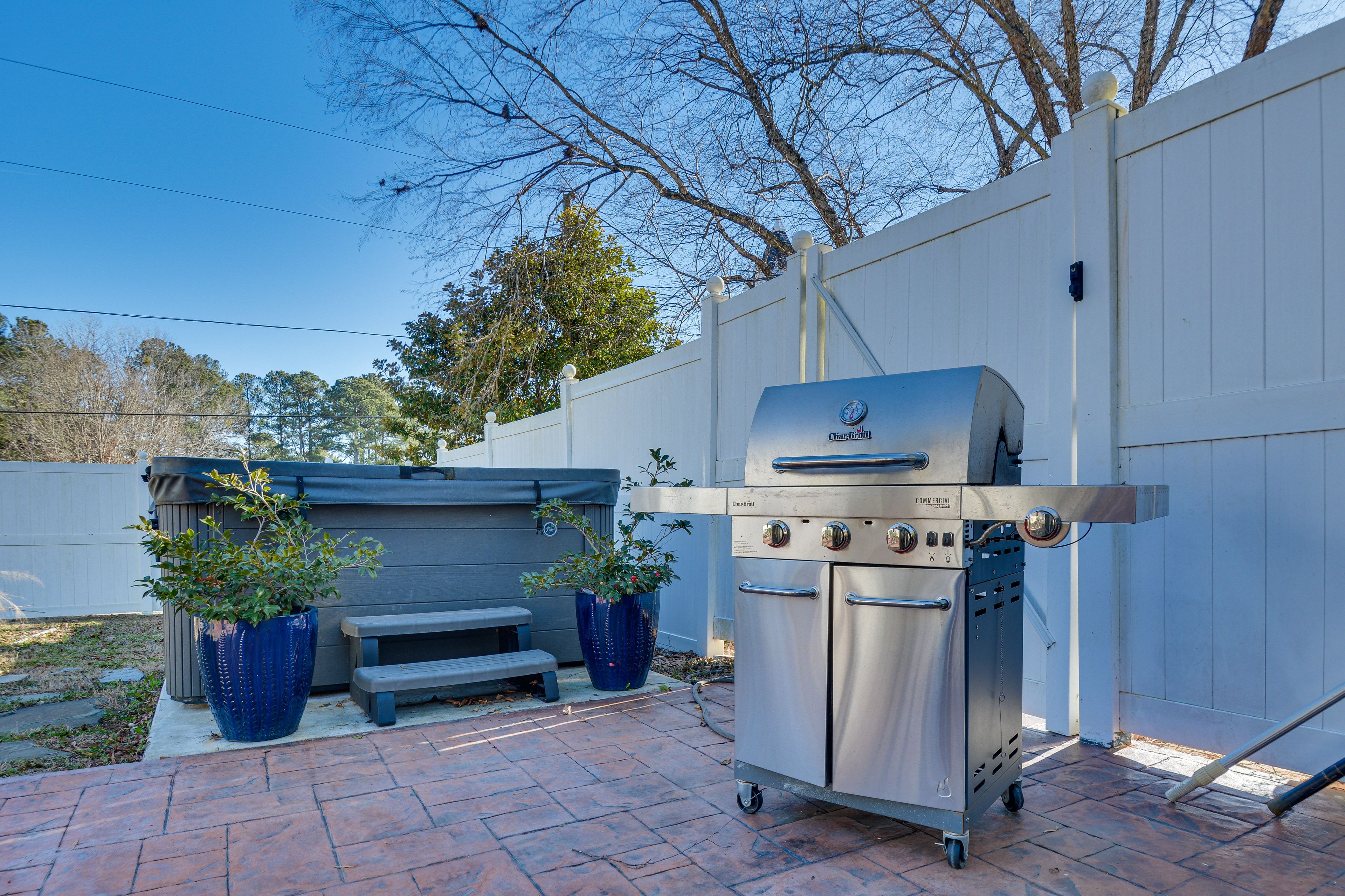 Hot Tub Area | Gas Grill