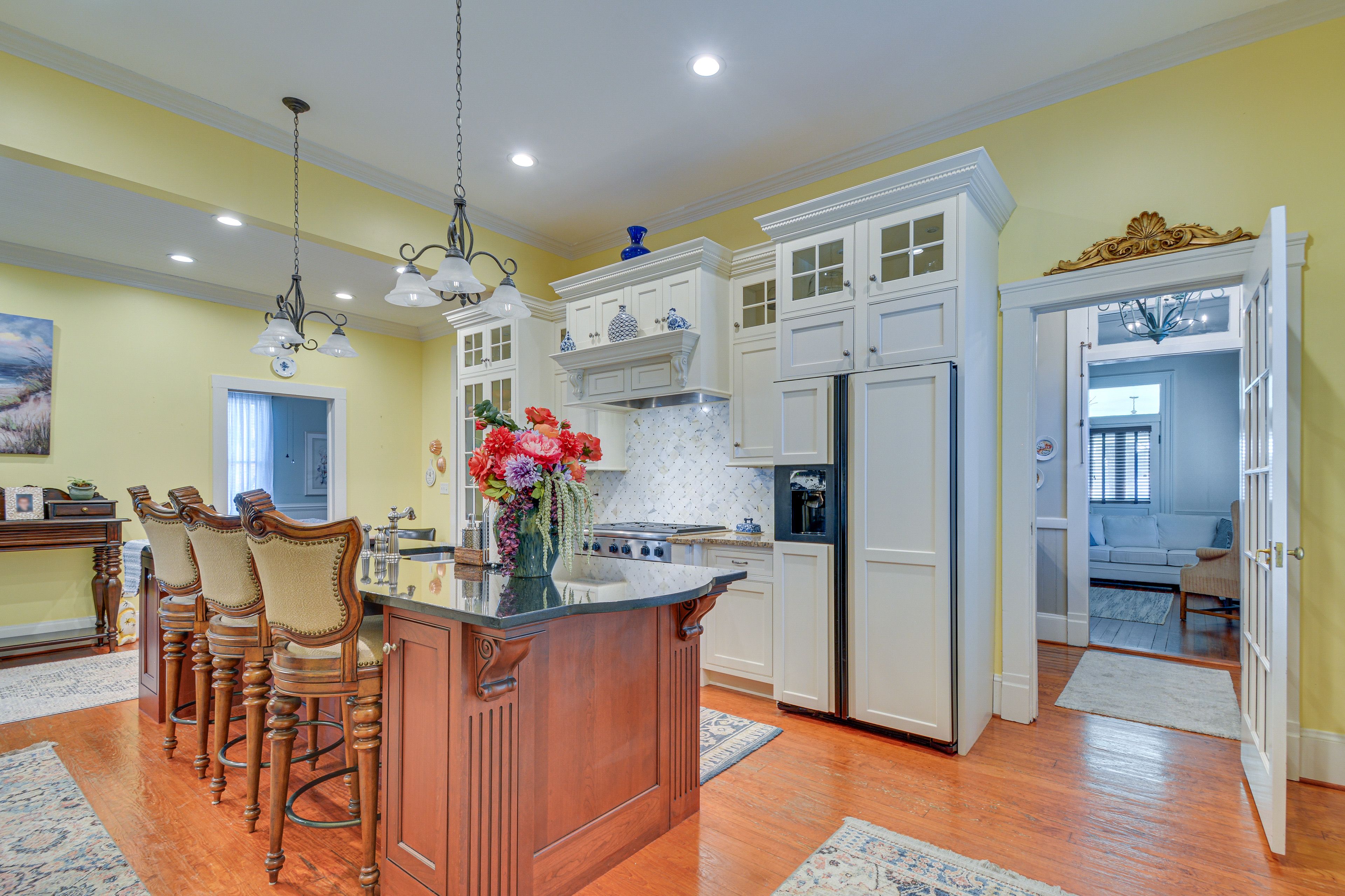 Kitchen | 1st Floor | Trash Bags & Paper Towels