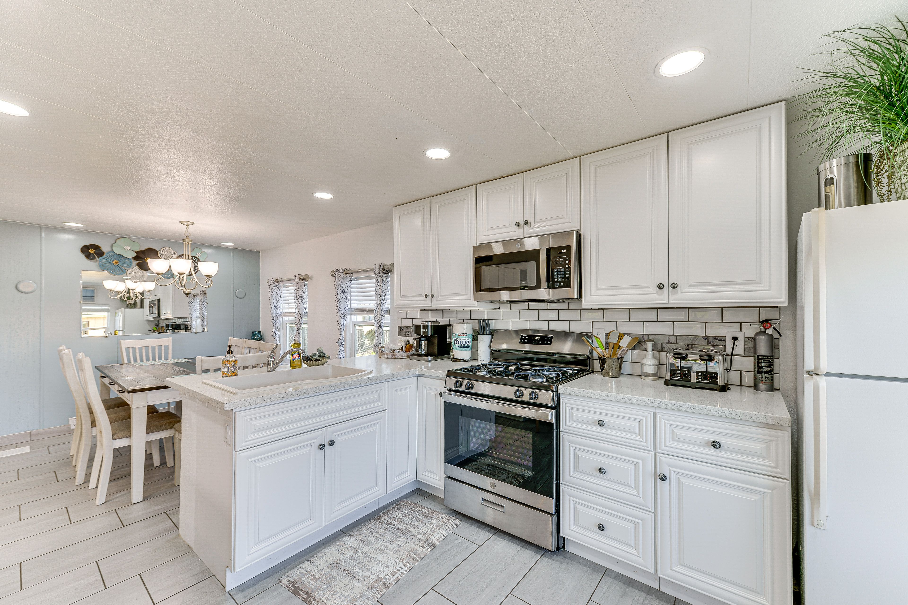 Kitchen | Equipped w/ Cooking Basics