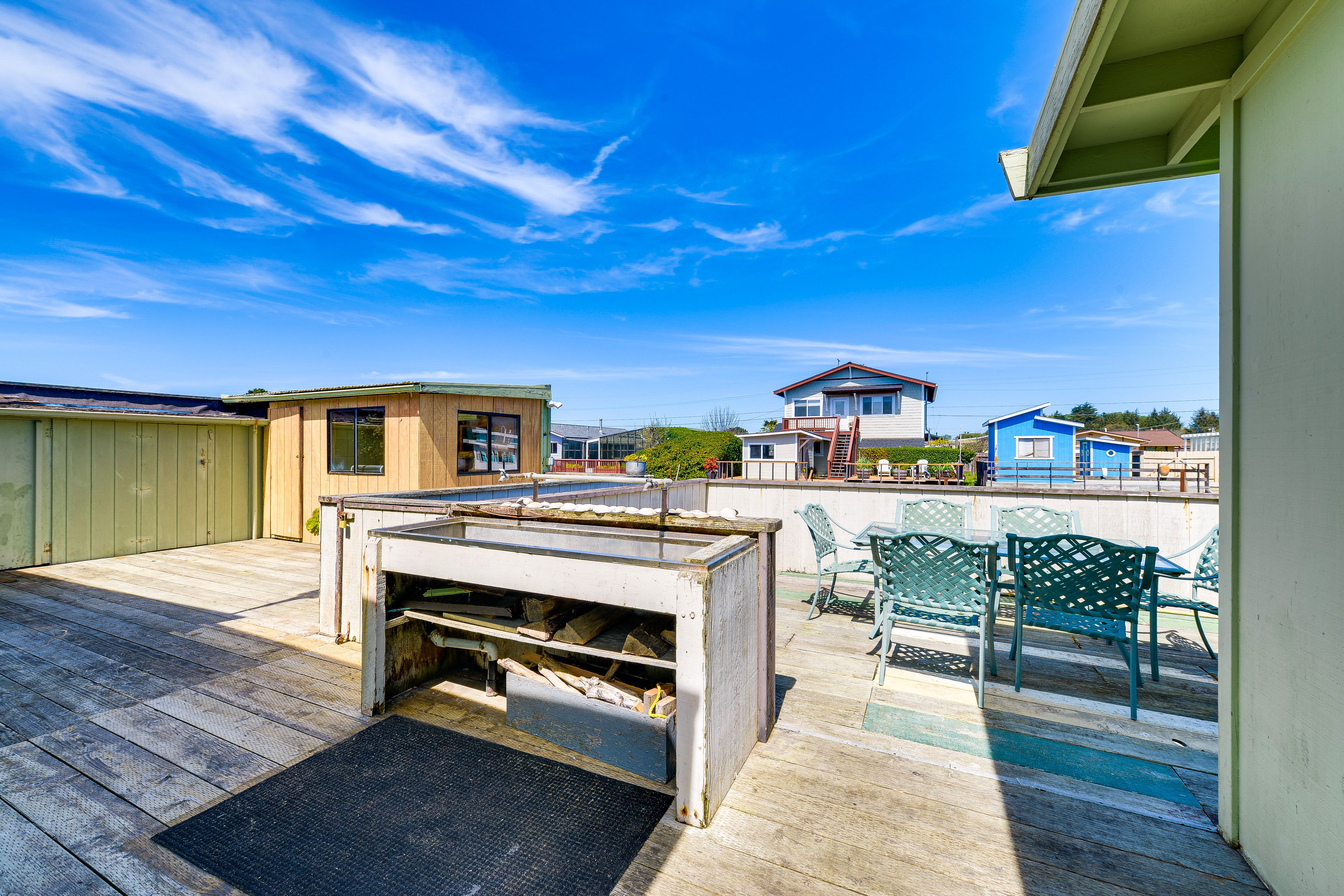 Deck | Gas Grill | Outdoor Dining