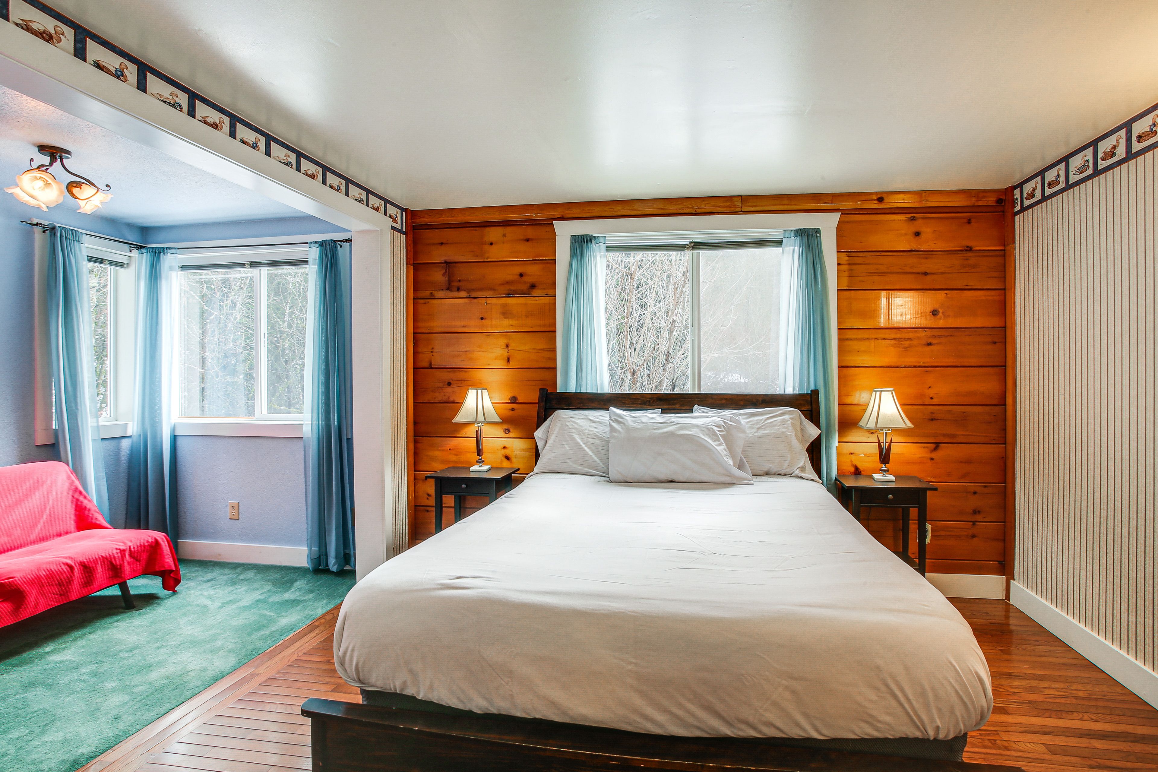 Bedroom 2 | 1st Floor | Queen Bed | Futon (Suitable for 2 Children)