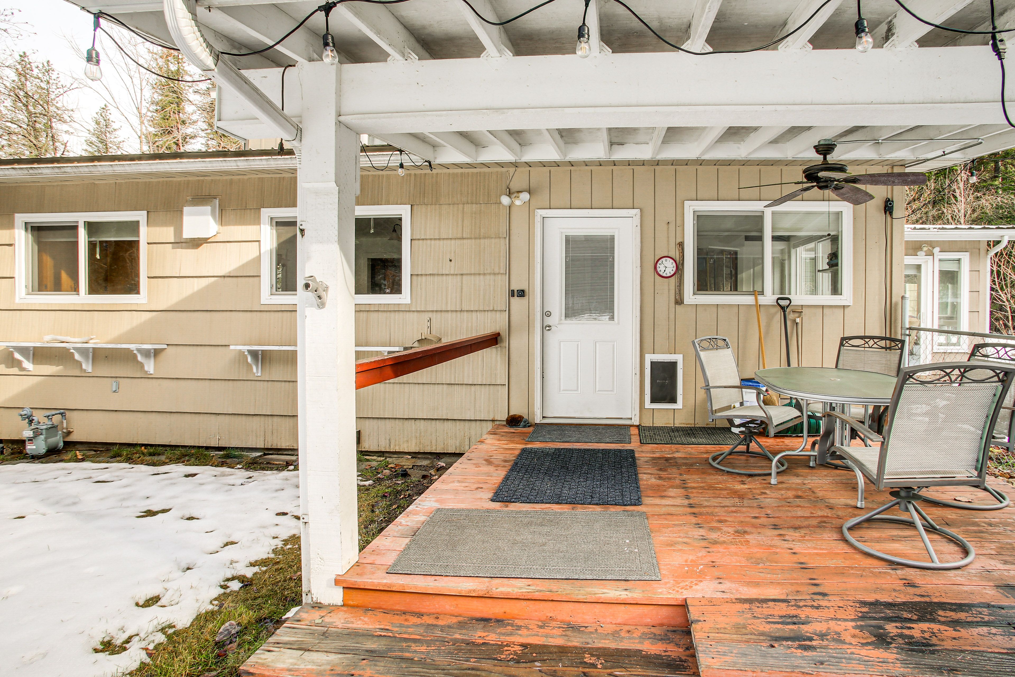 Porch 2 | Outdoor Dining Area