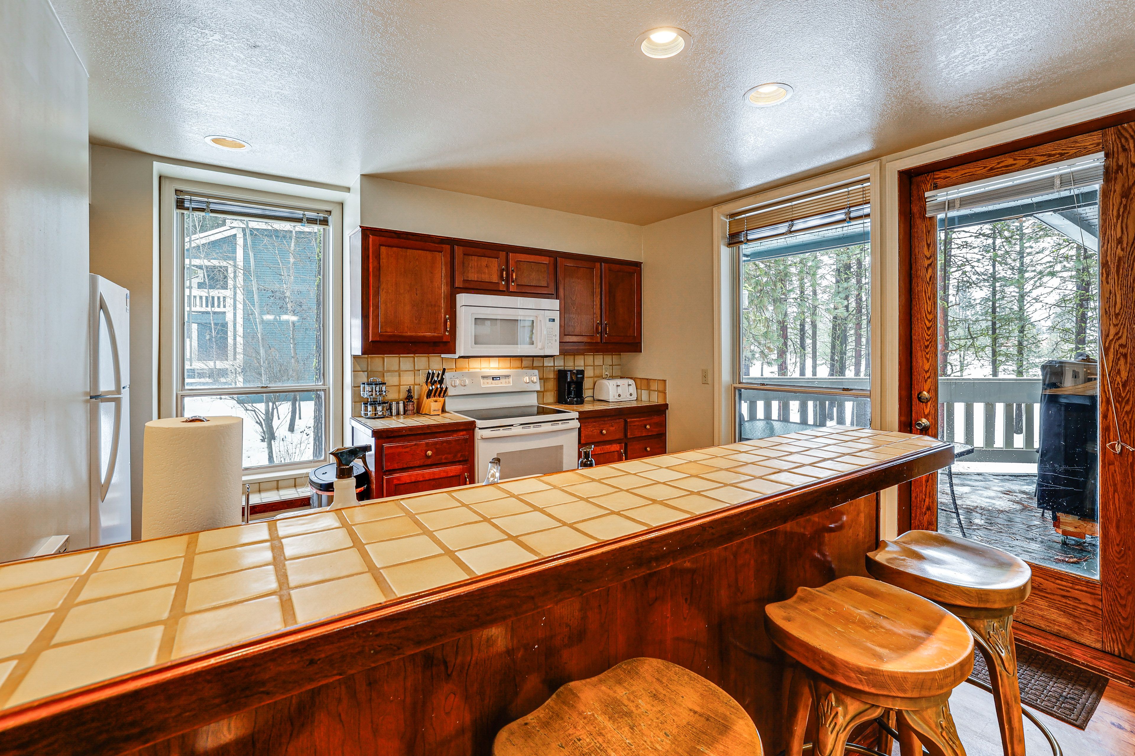 Kitchen | Equipped w/ Cooking Basics | Breakfast Bar | 1st Floor