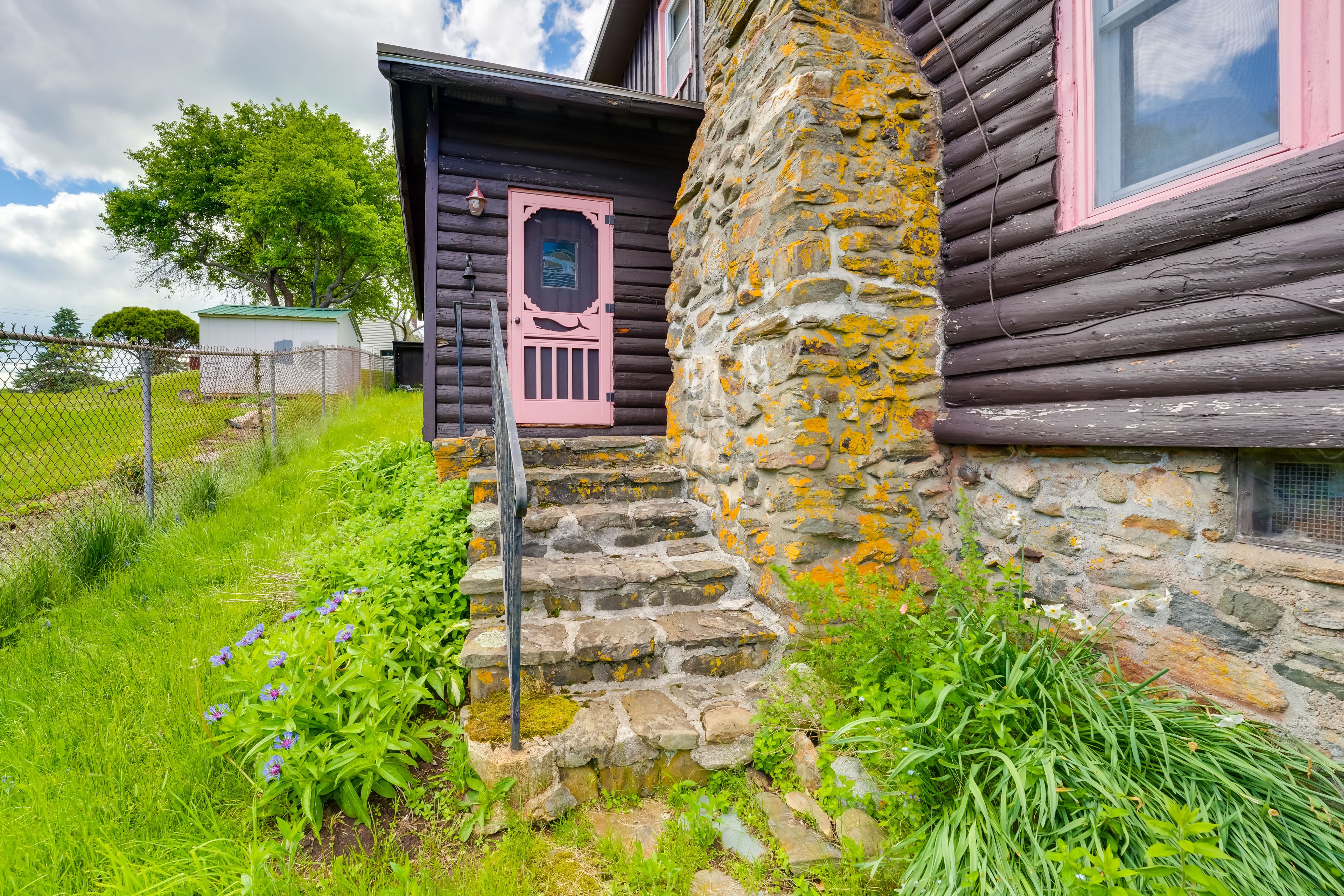 Private Entrance | Steps Required