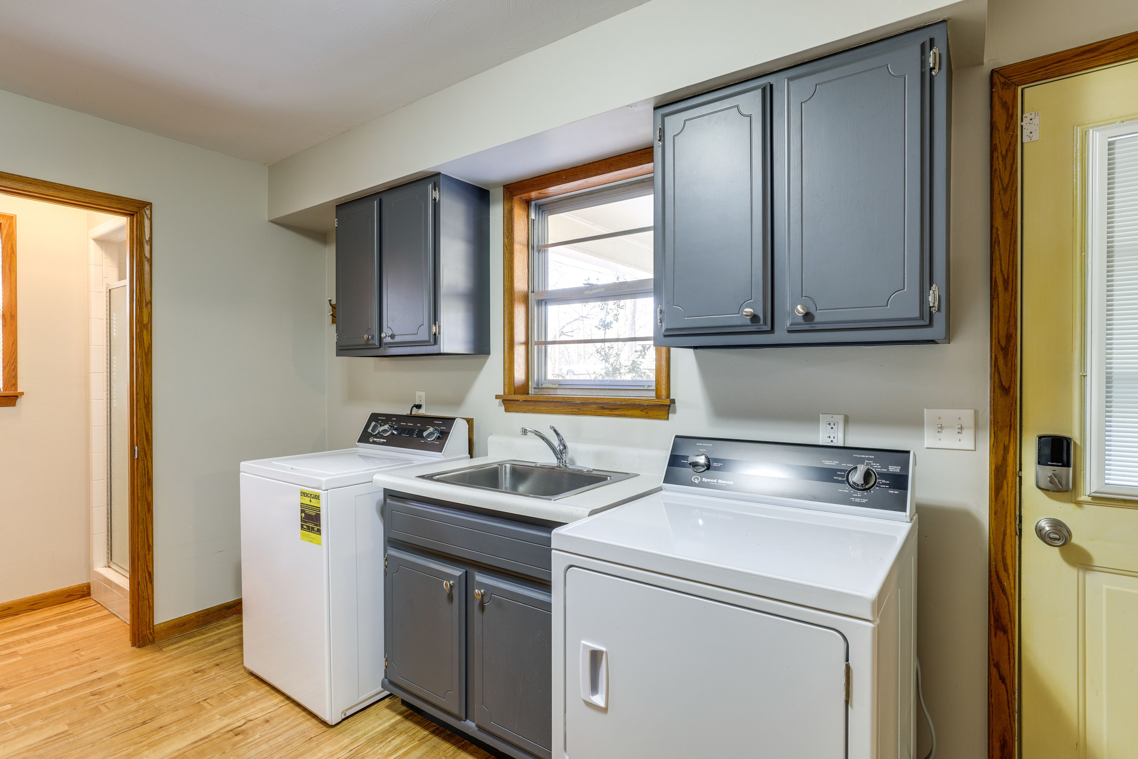 Washer & Dryer