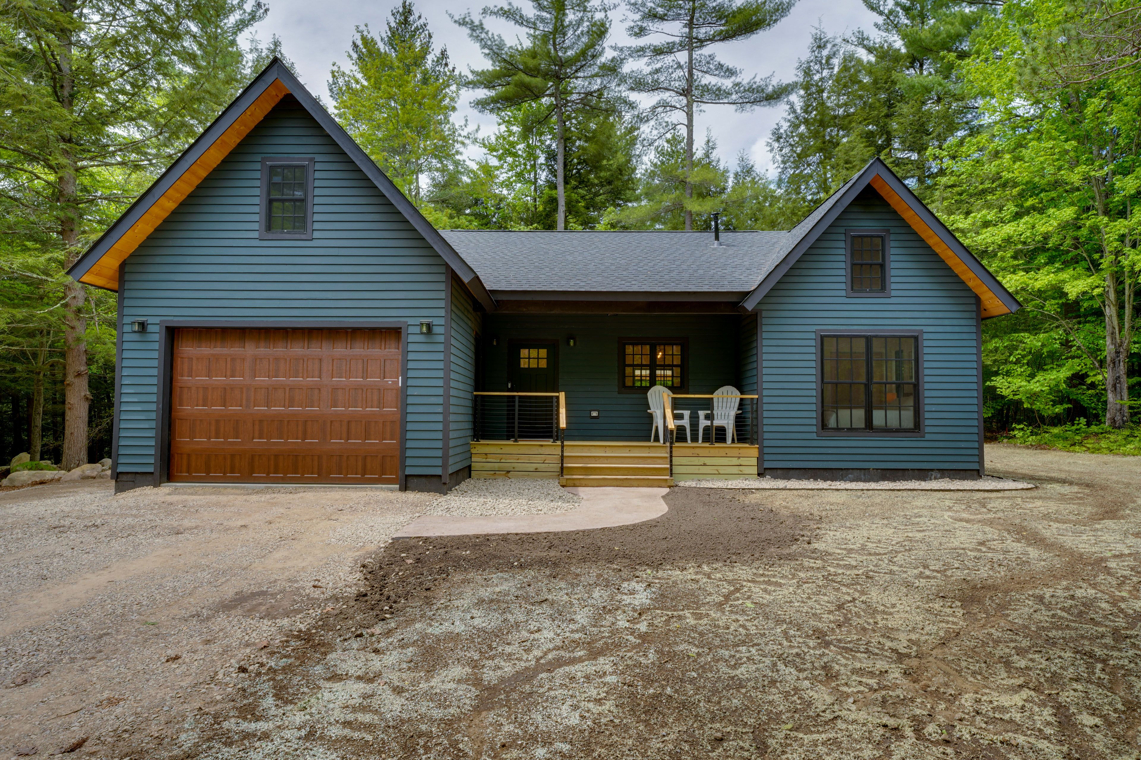 Cabin Exterior | Parking | Driveway (2 Vehicles)