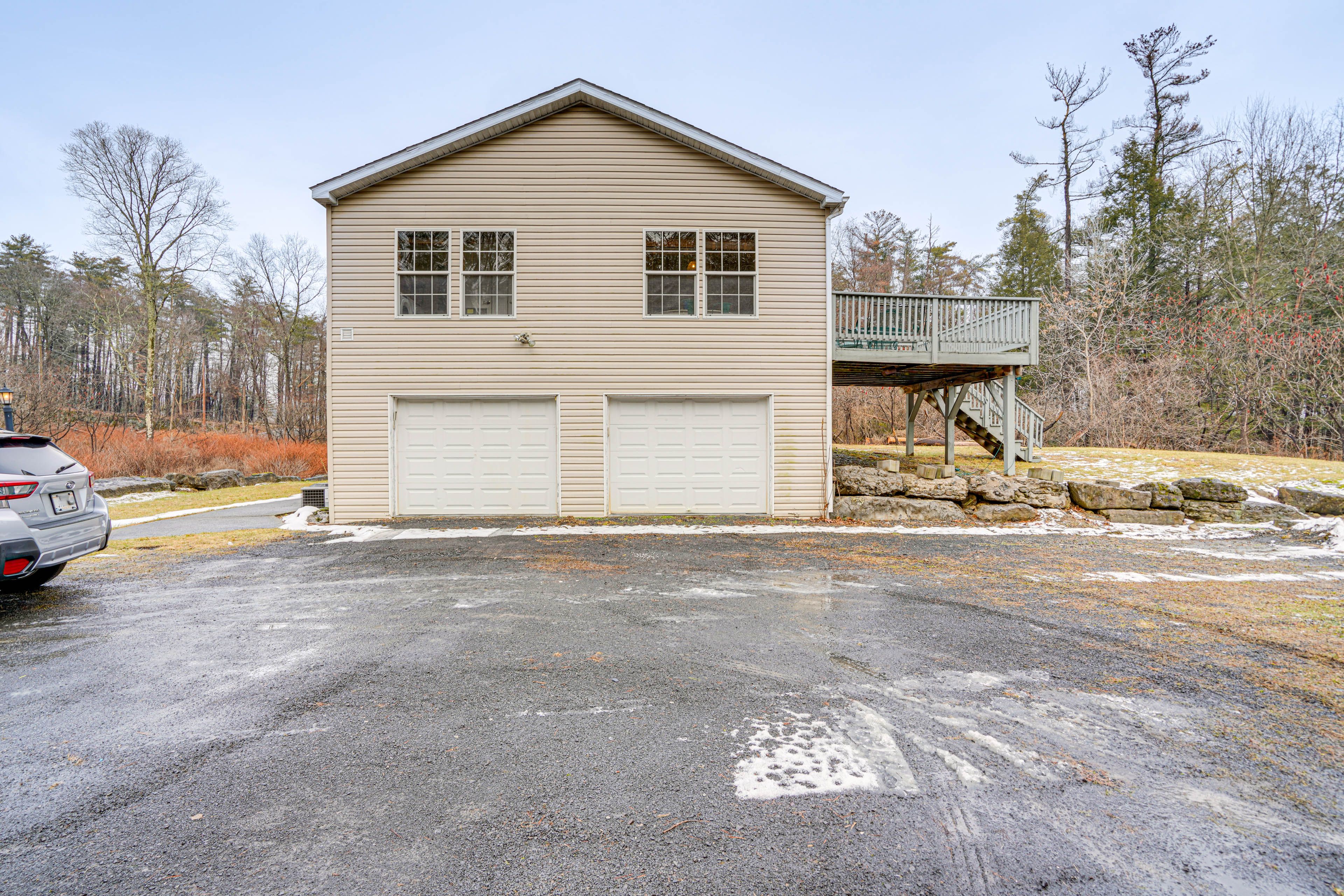Parking | Garage (2 Vehicles) | Driveway (4 Vehicles)