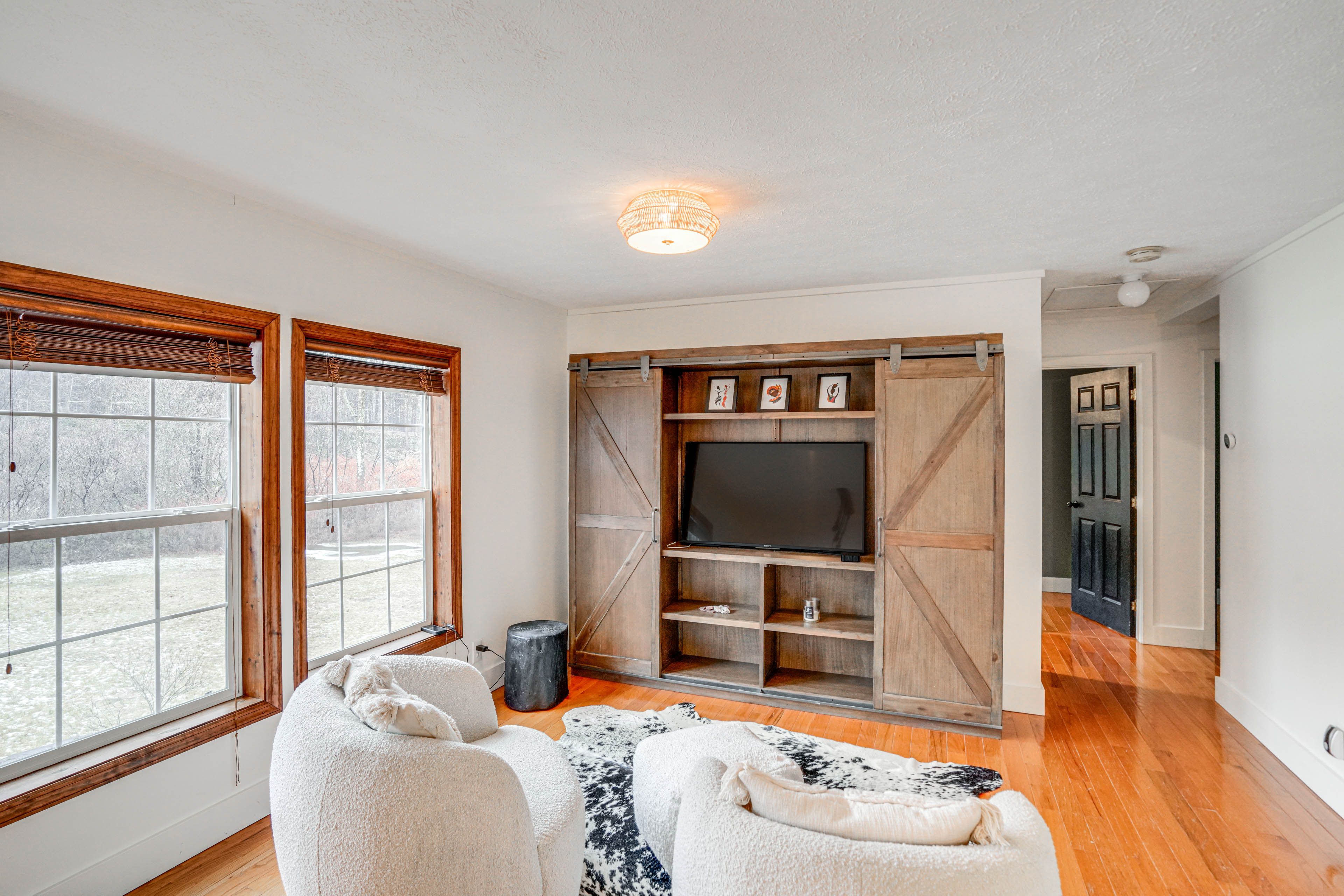 Family Room | Smart TV | 2nd Floor