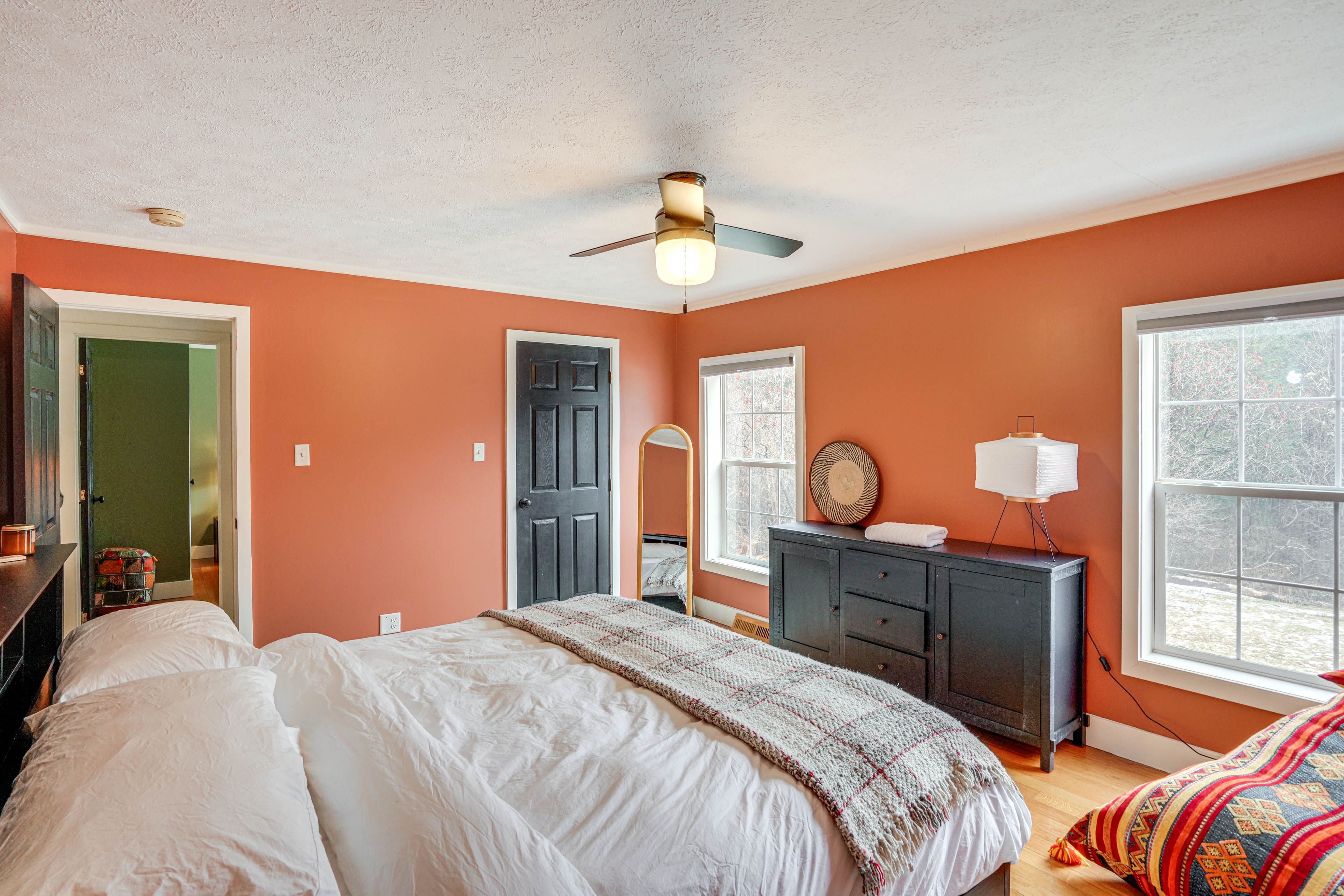 Bedroom 1 | California King Bed | En-Suite Bathroom | 2nd Floor
