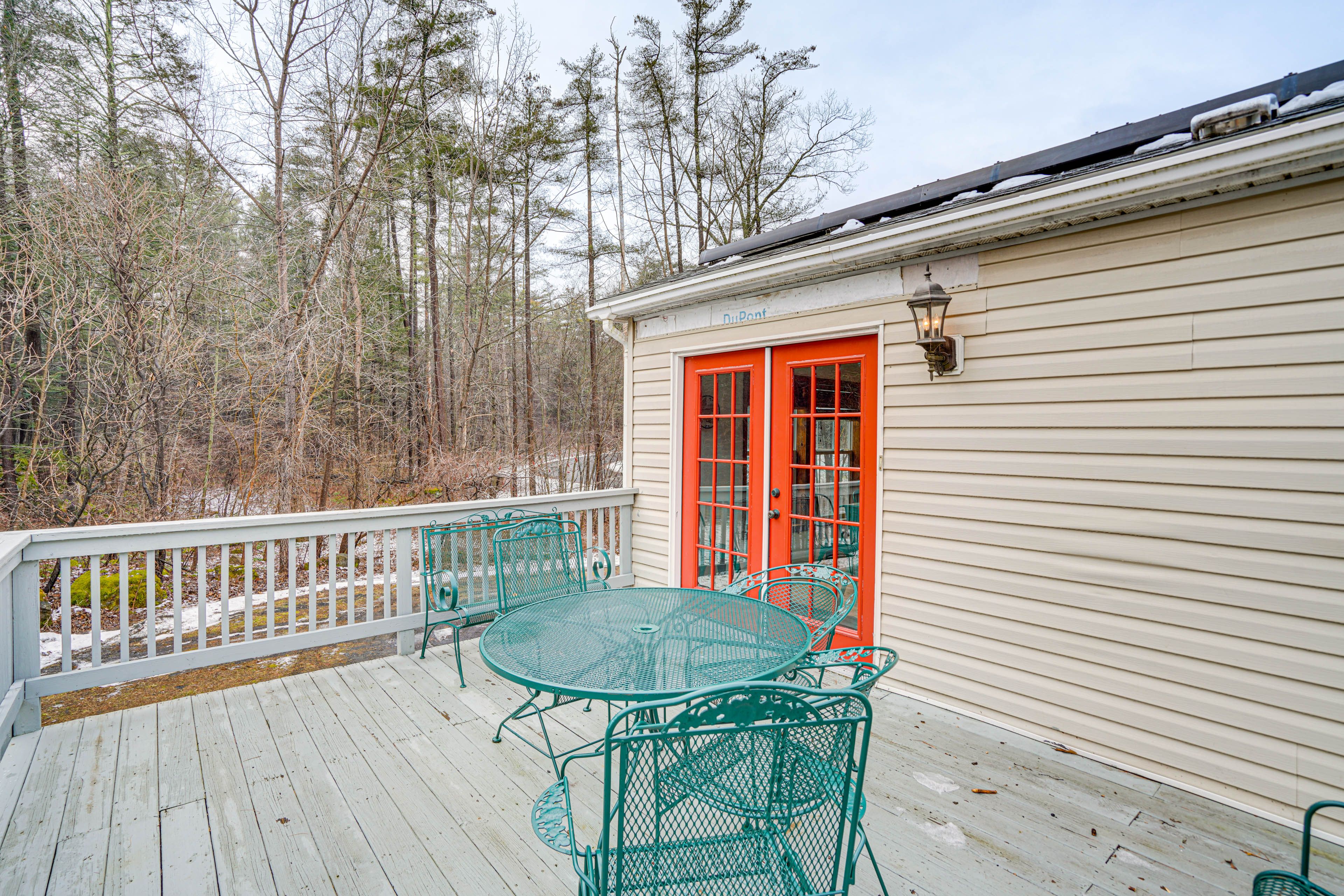 Deck | Outdoor Dining