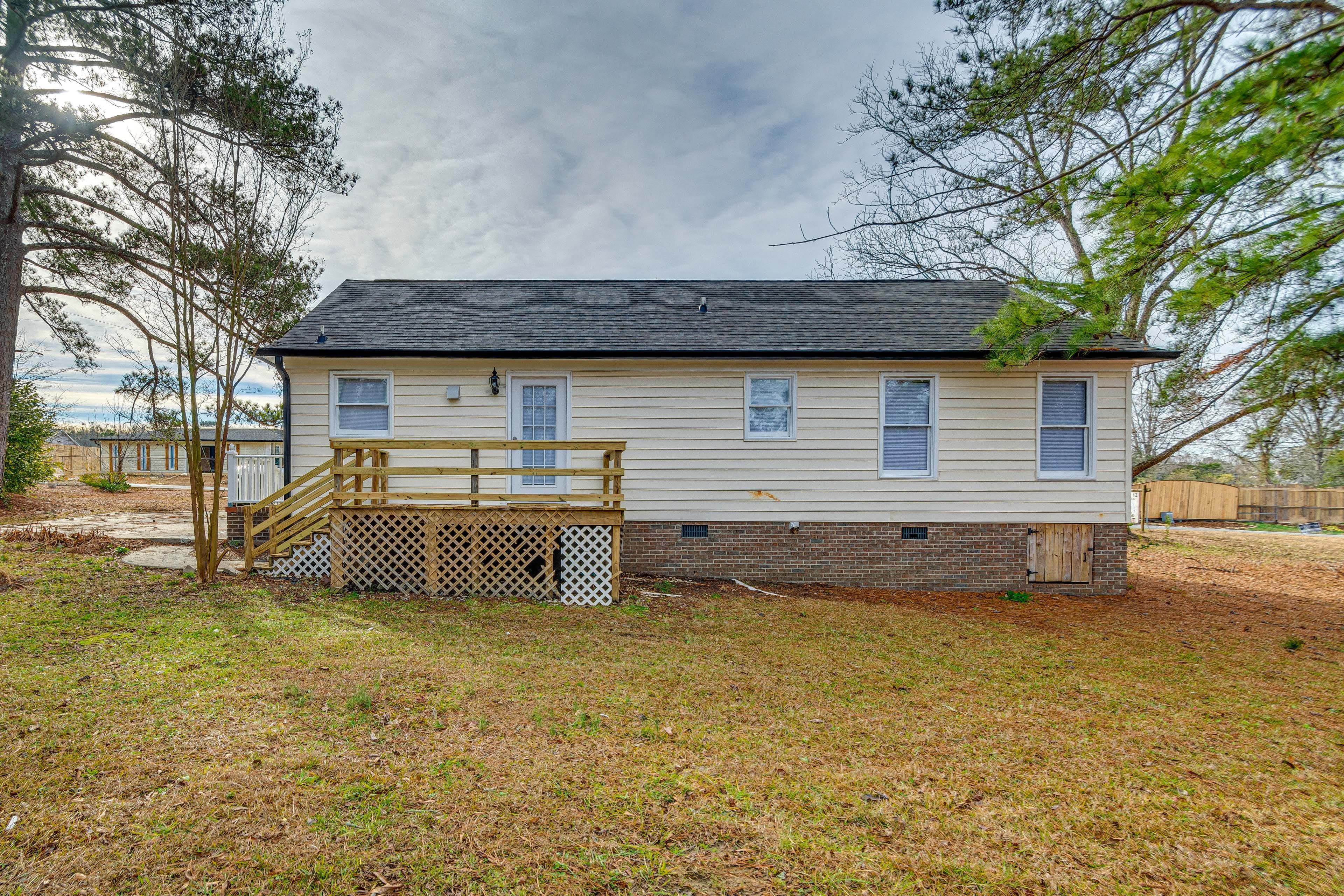 Unfenced Yard