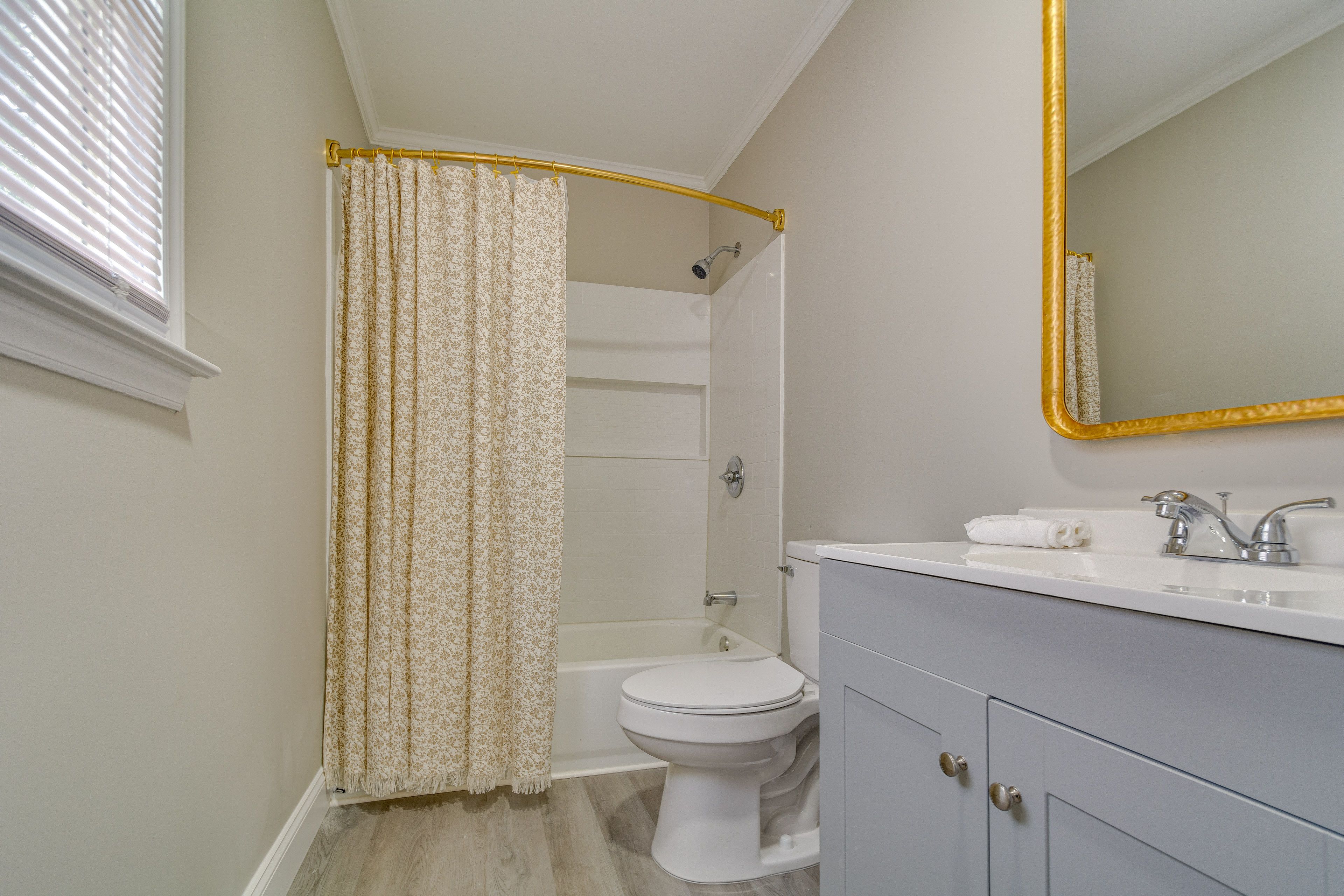 En-Suite Bathroom | Towels Provided