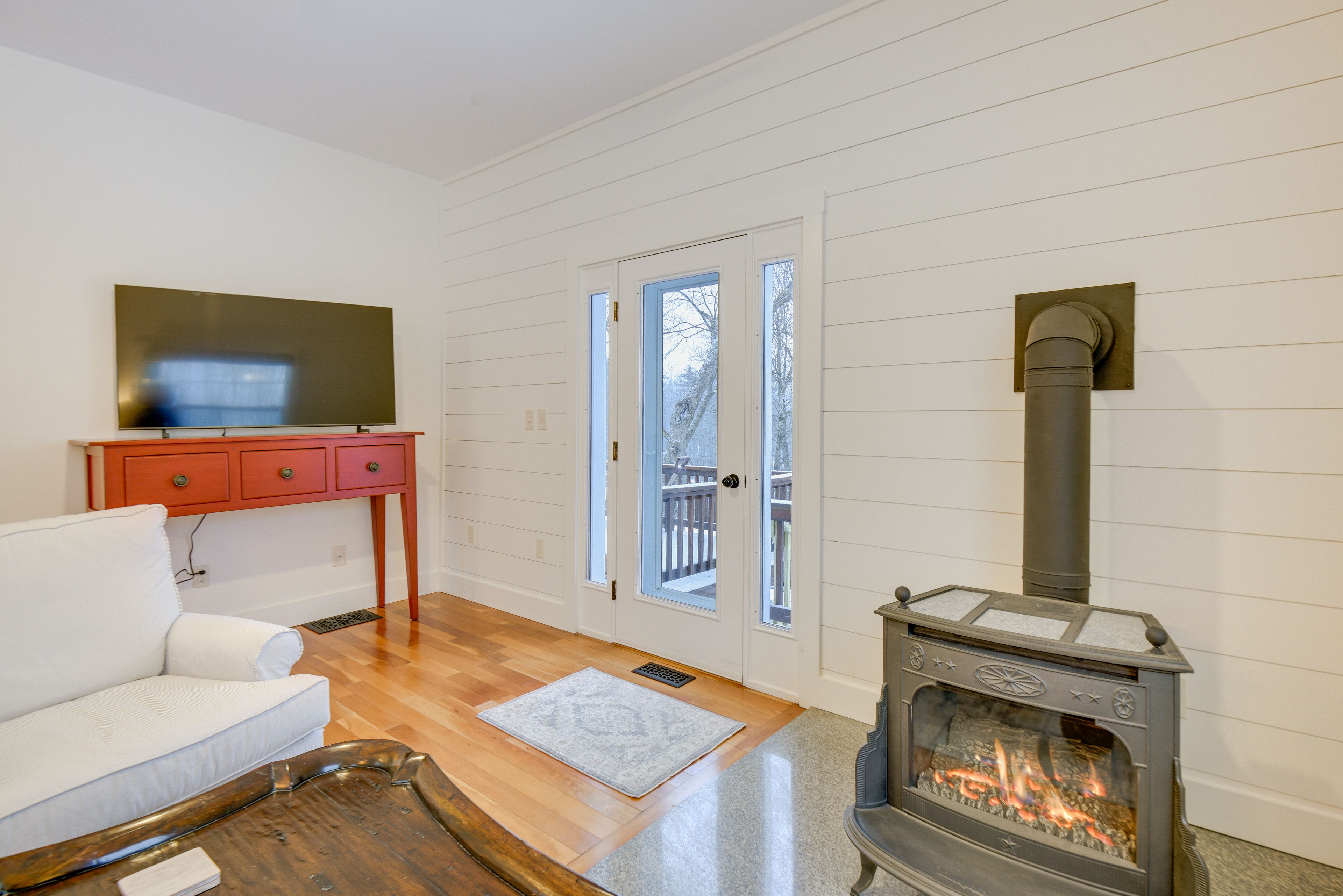 Living Room | Propane Stove | Smart TV