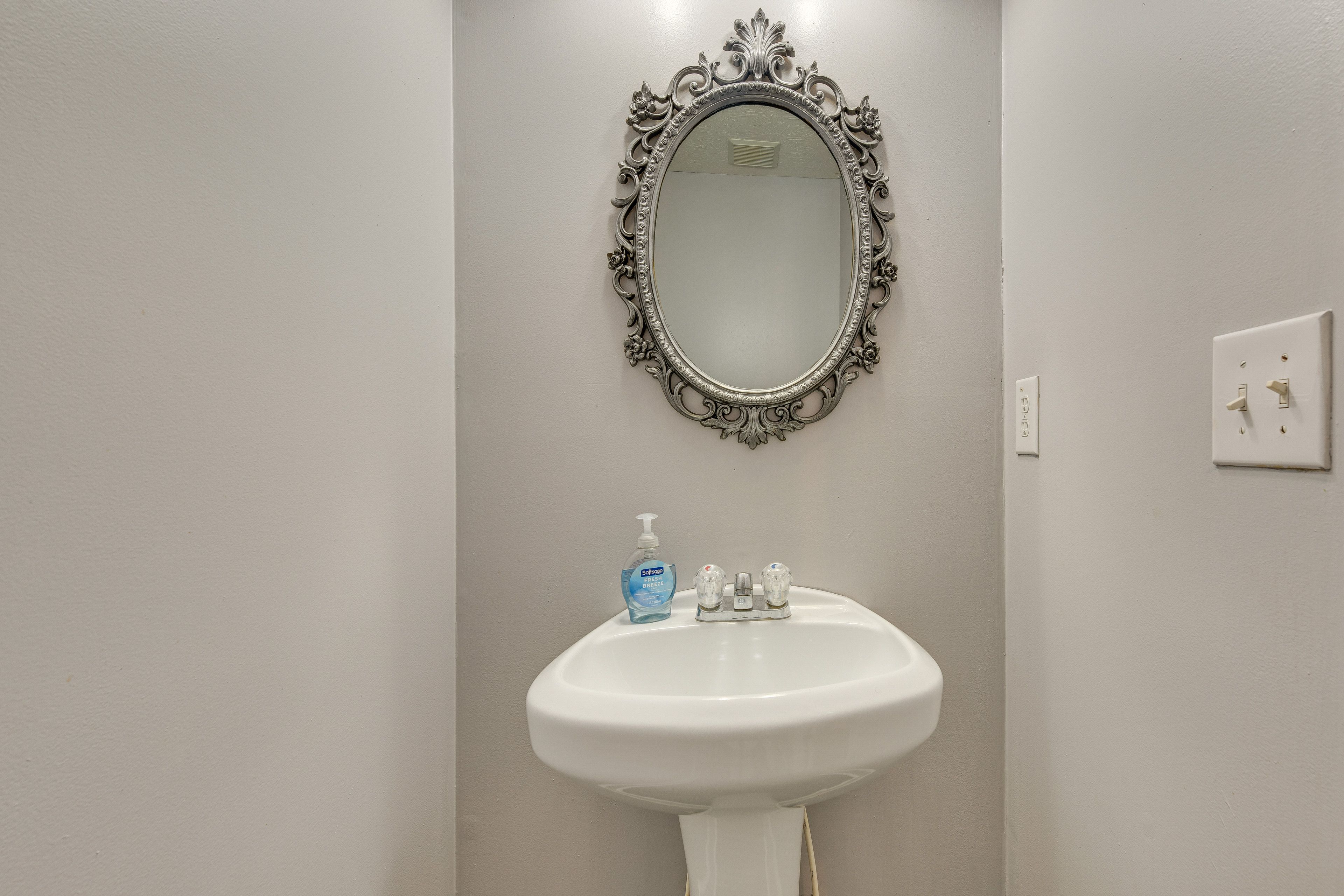 Half Bathroom | 1st Floor