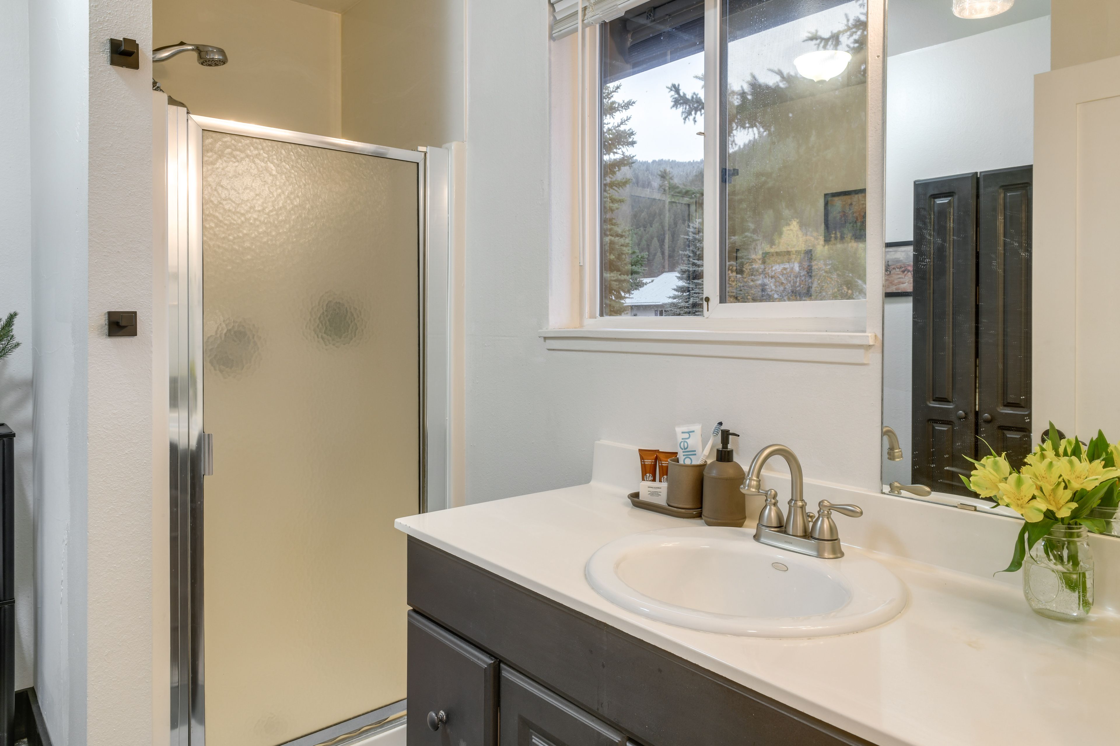 Full Bathroom | 1st Floor