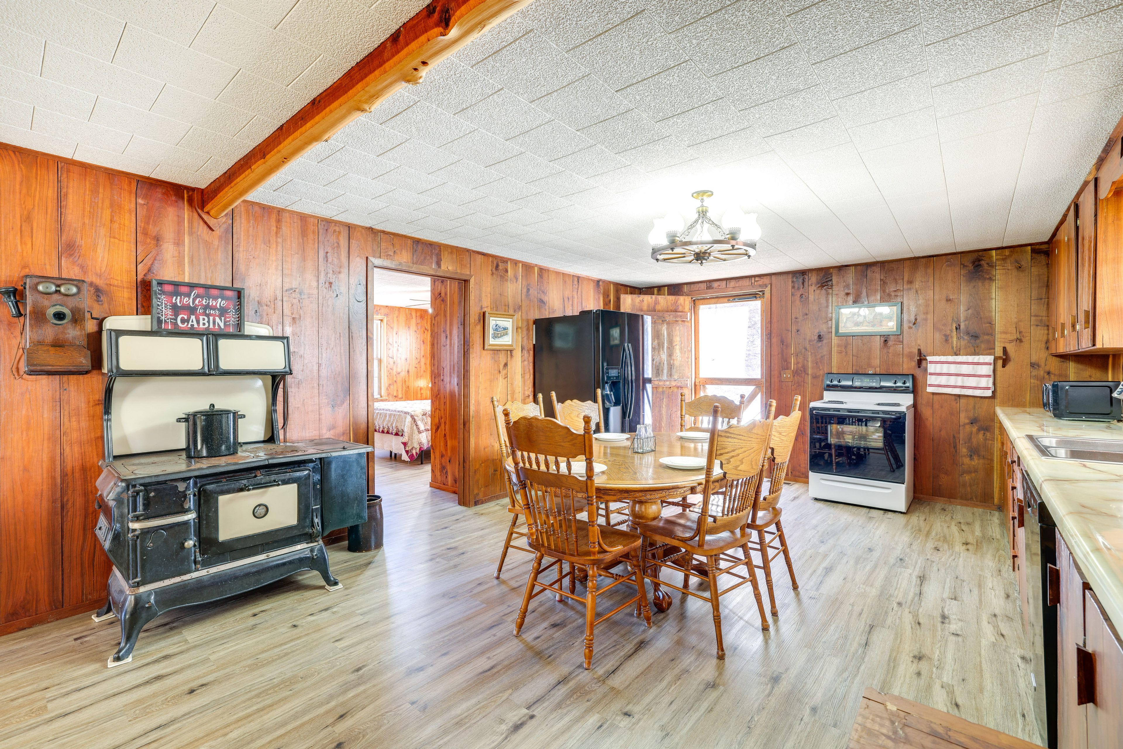 Kitchen | Trash Bags & Paper Towels