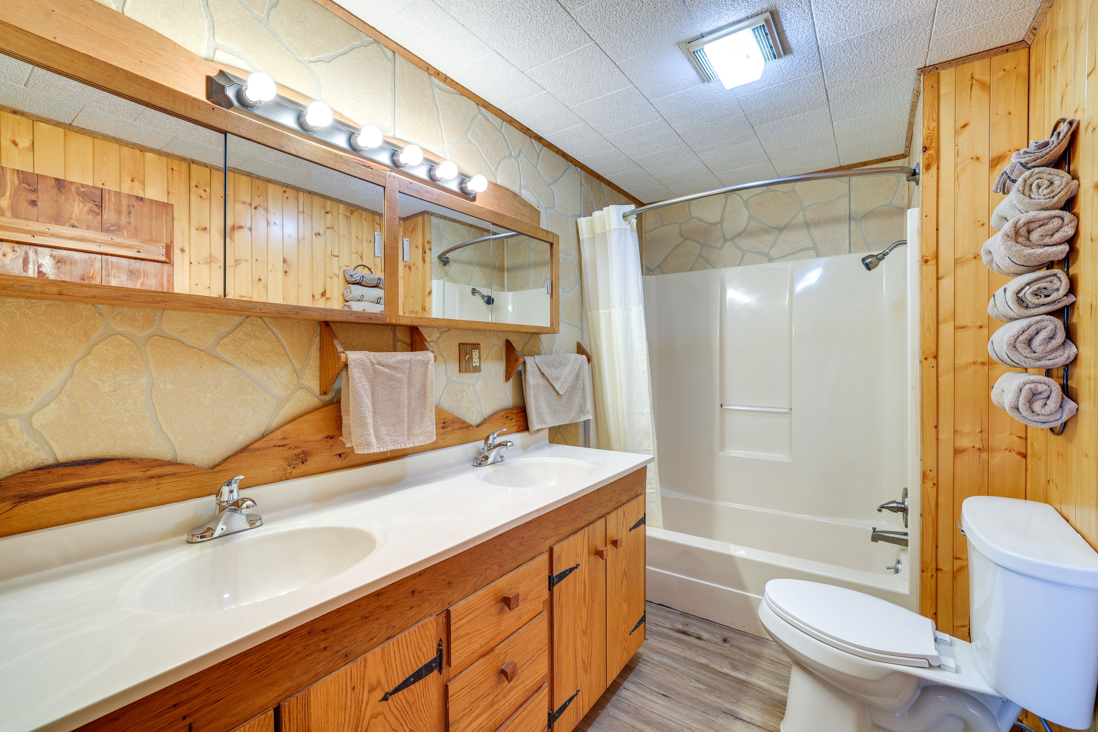 Full Bathroom