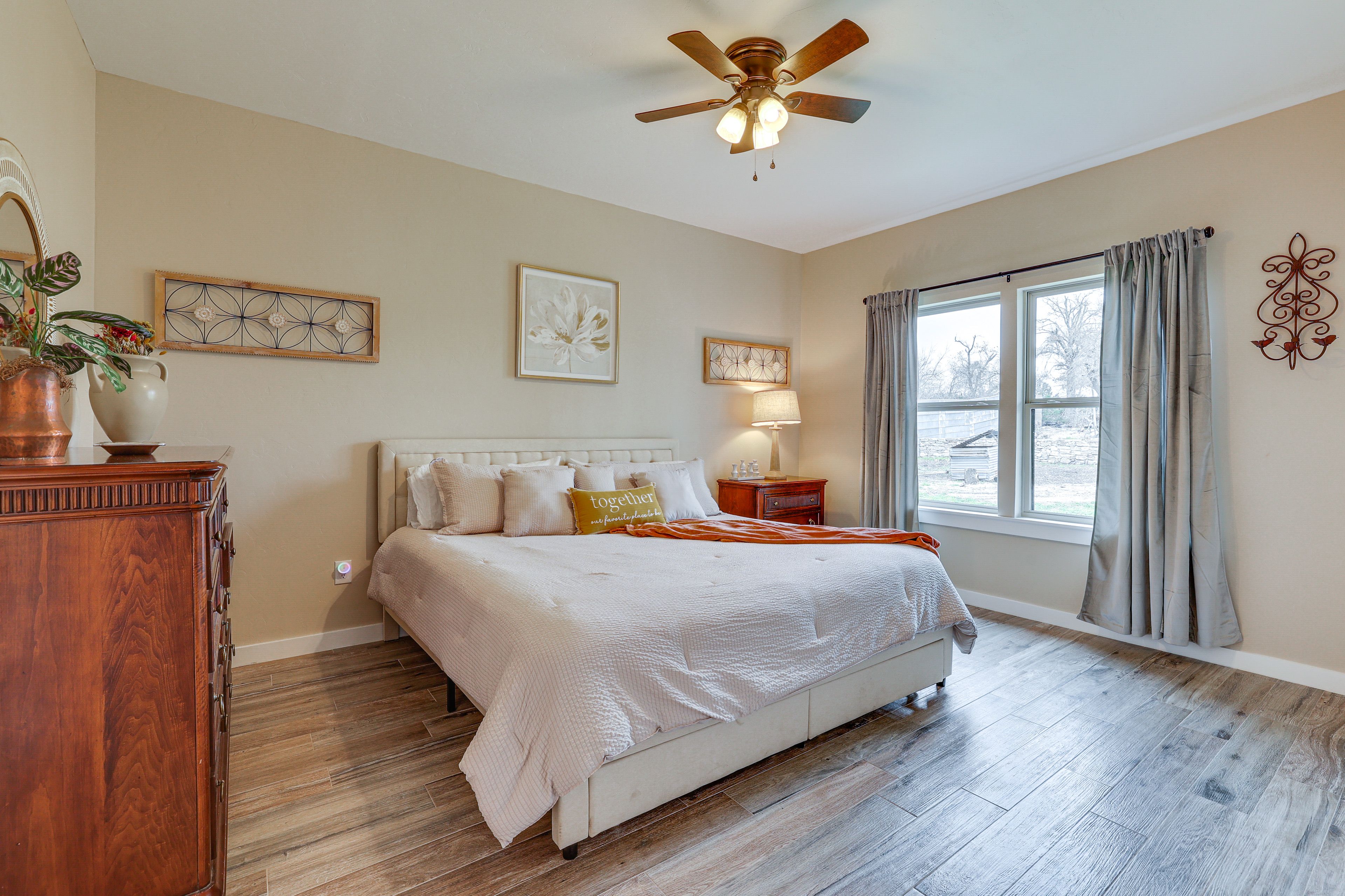 Bedroom 1 | King Bed | En-Suite Bathroom