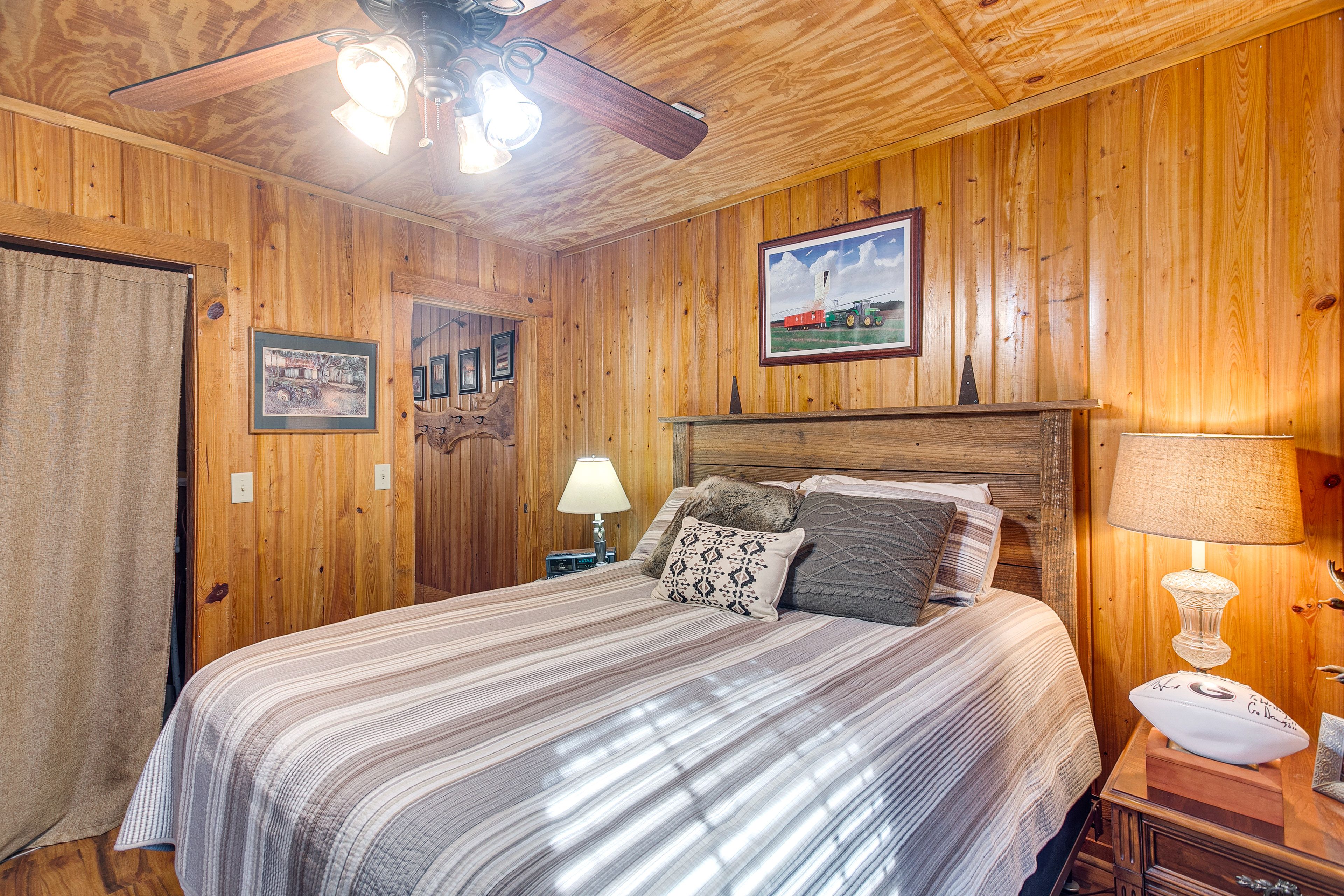 Bedroom 1 | Queen Bed | Linens Provided