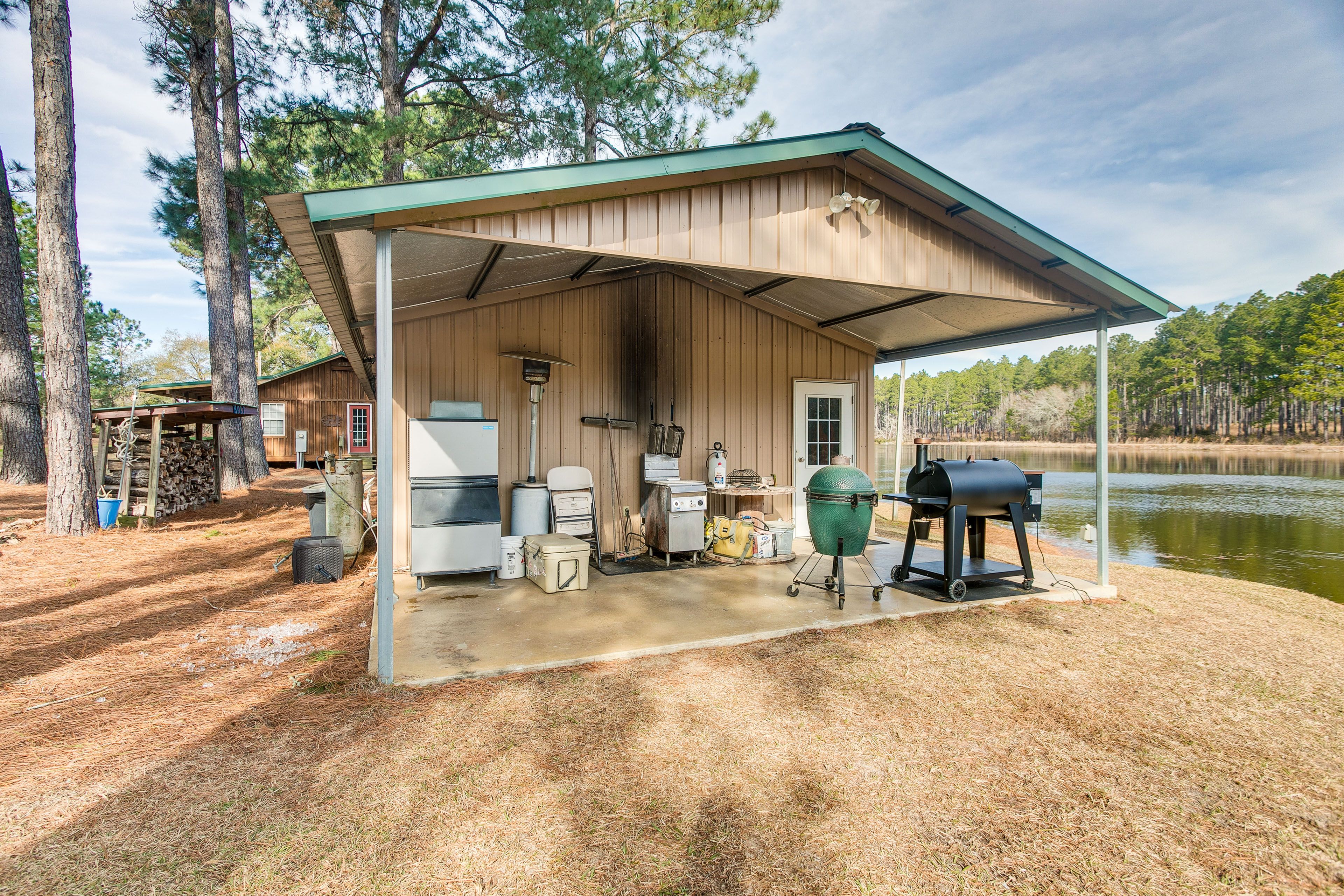 Shed Exterior | Charcoal Smoker | Pellet Grill
