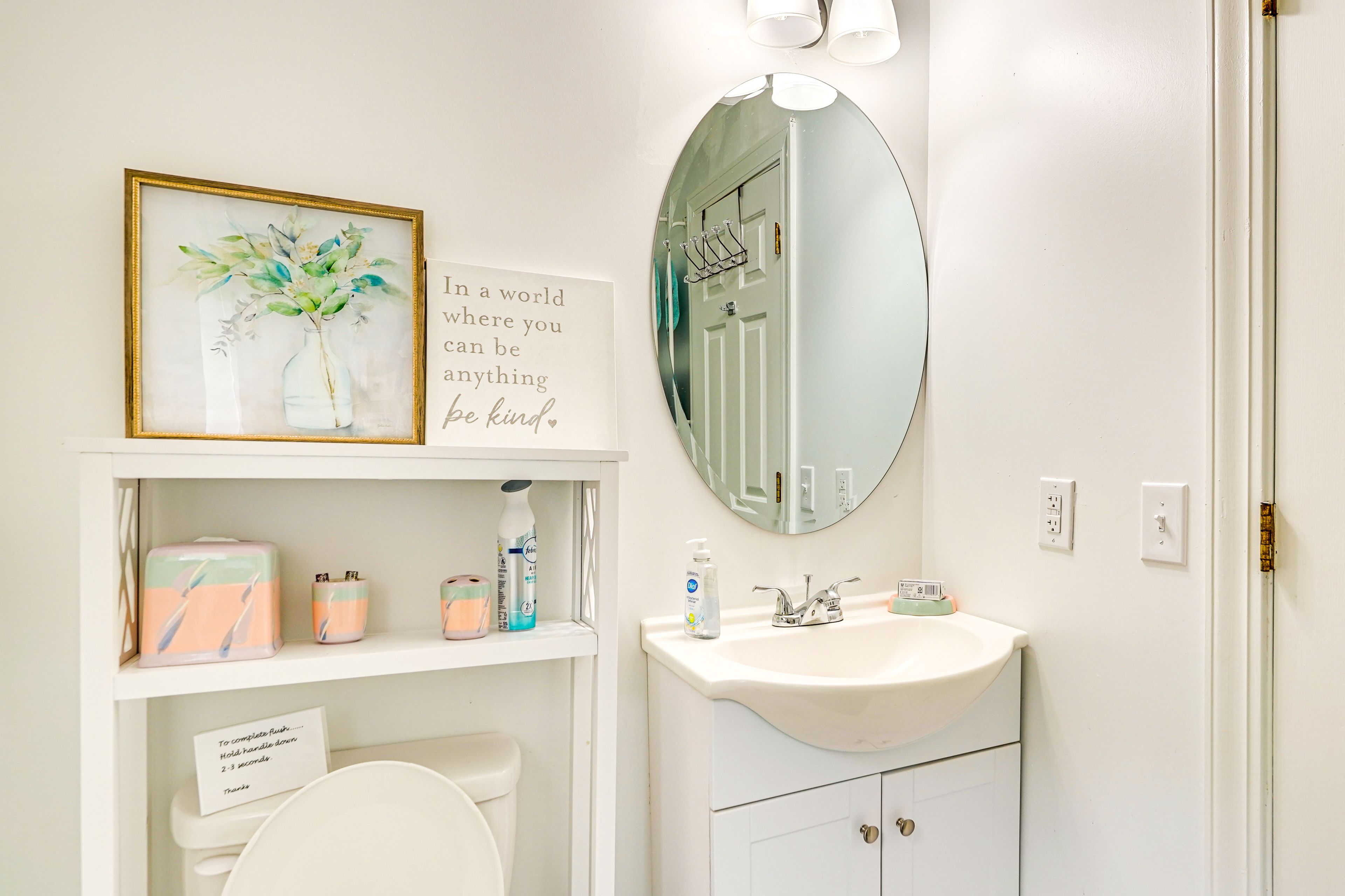 Full Bathroom | Towels Provided | Complimentary Toiletries