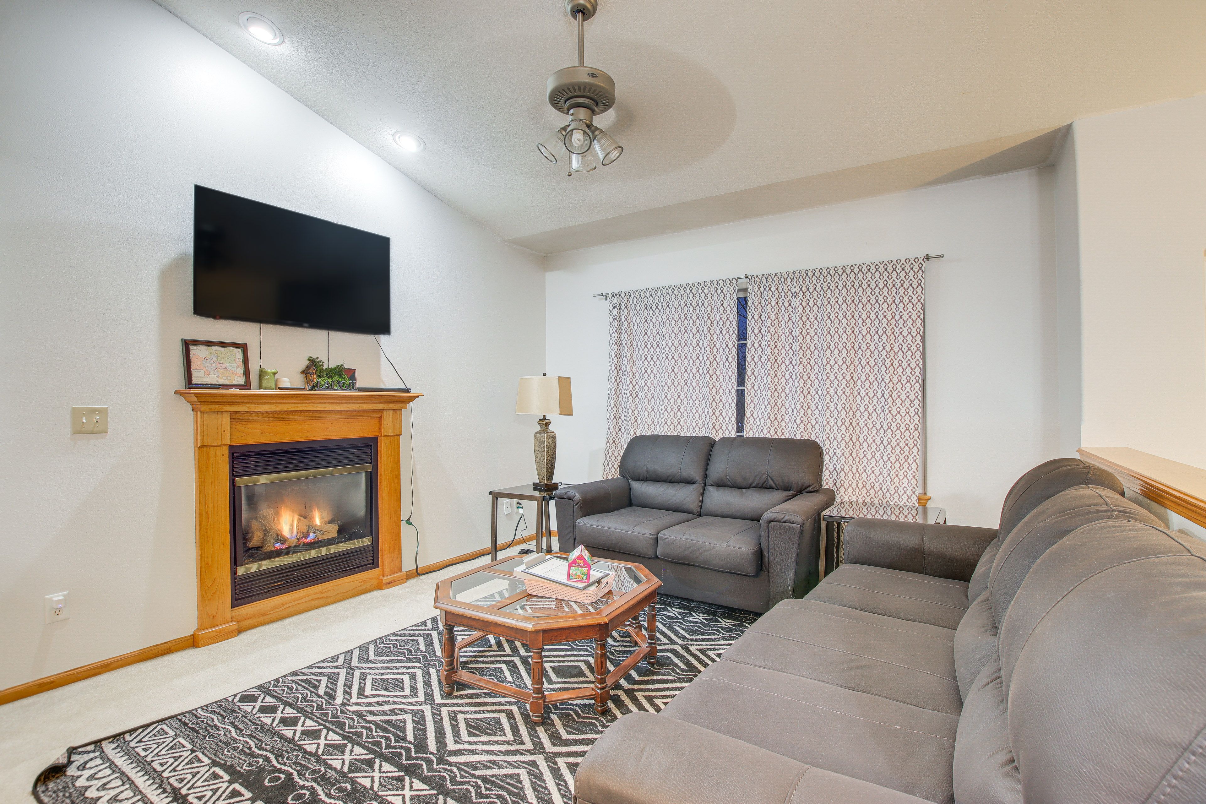 Living Room | Upper Level | Smart TV | Central A/C & Heating