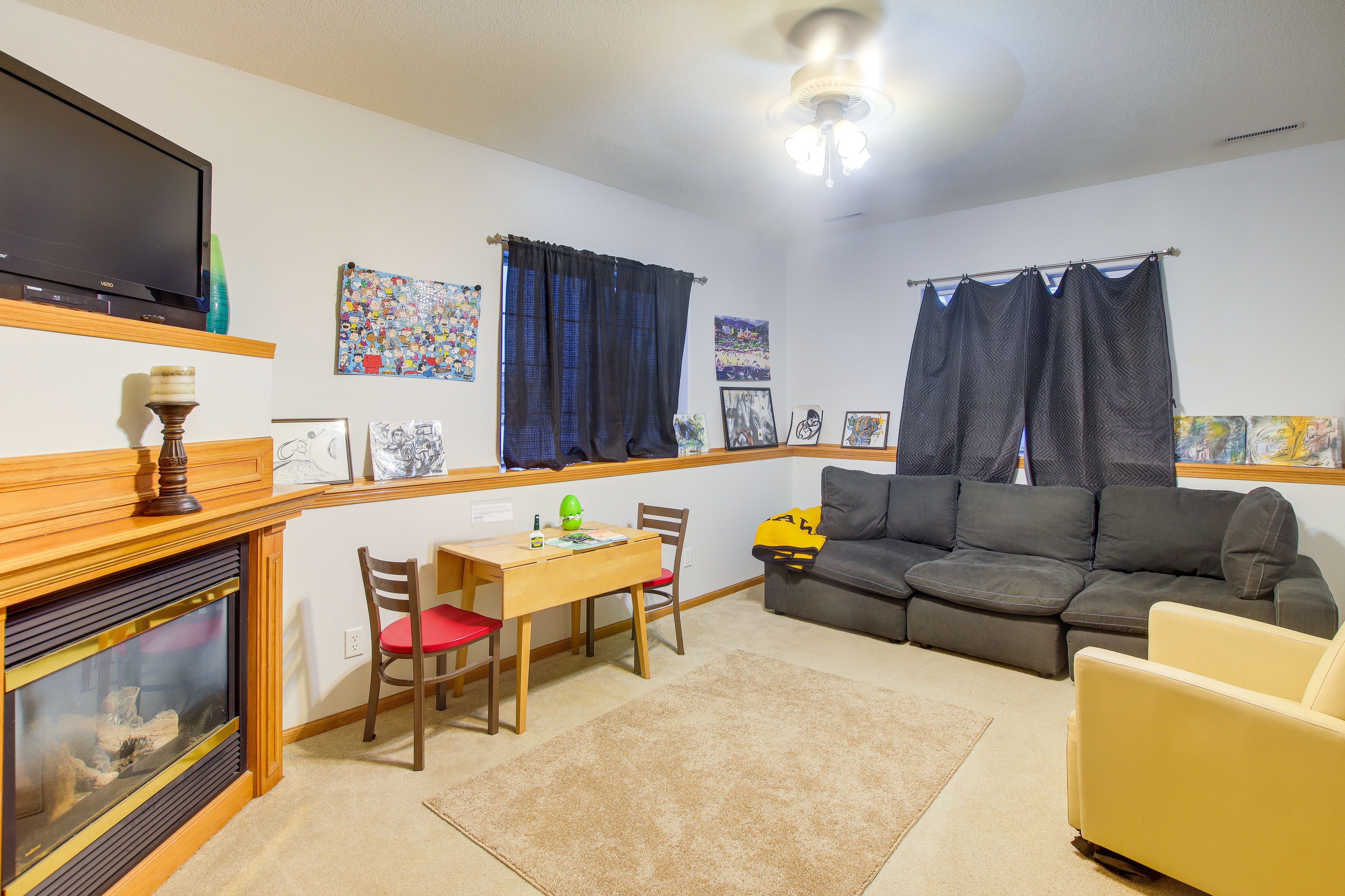 Family Room | Lower Level | Smart TV | Free WiFi