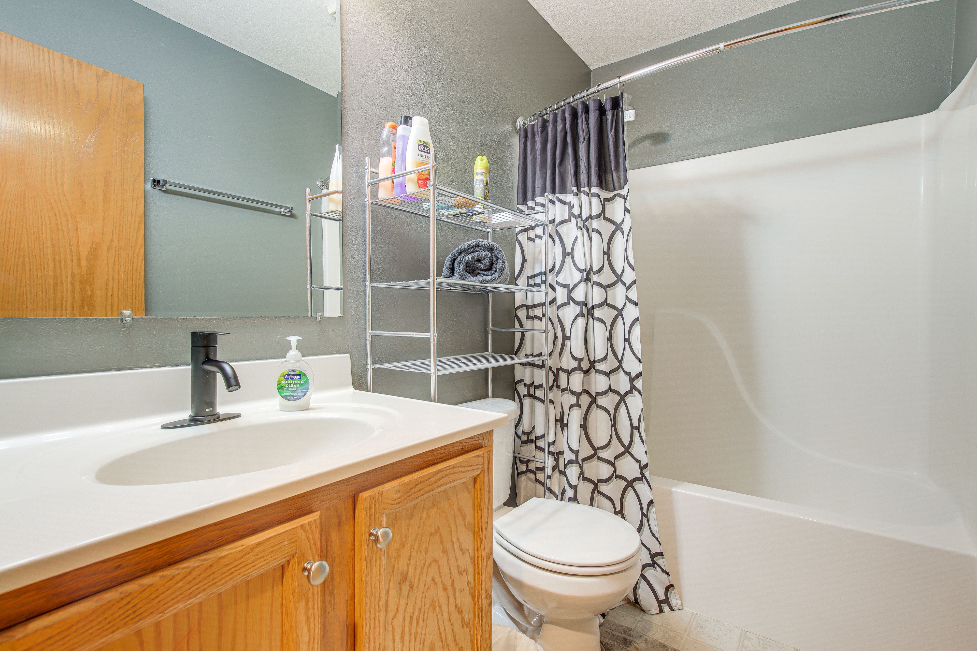 Full Bathroom | Upper Level