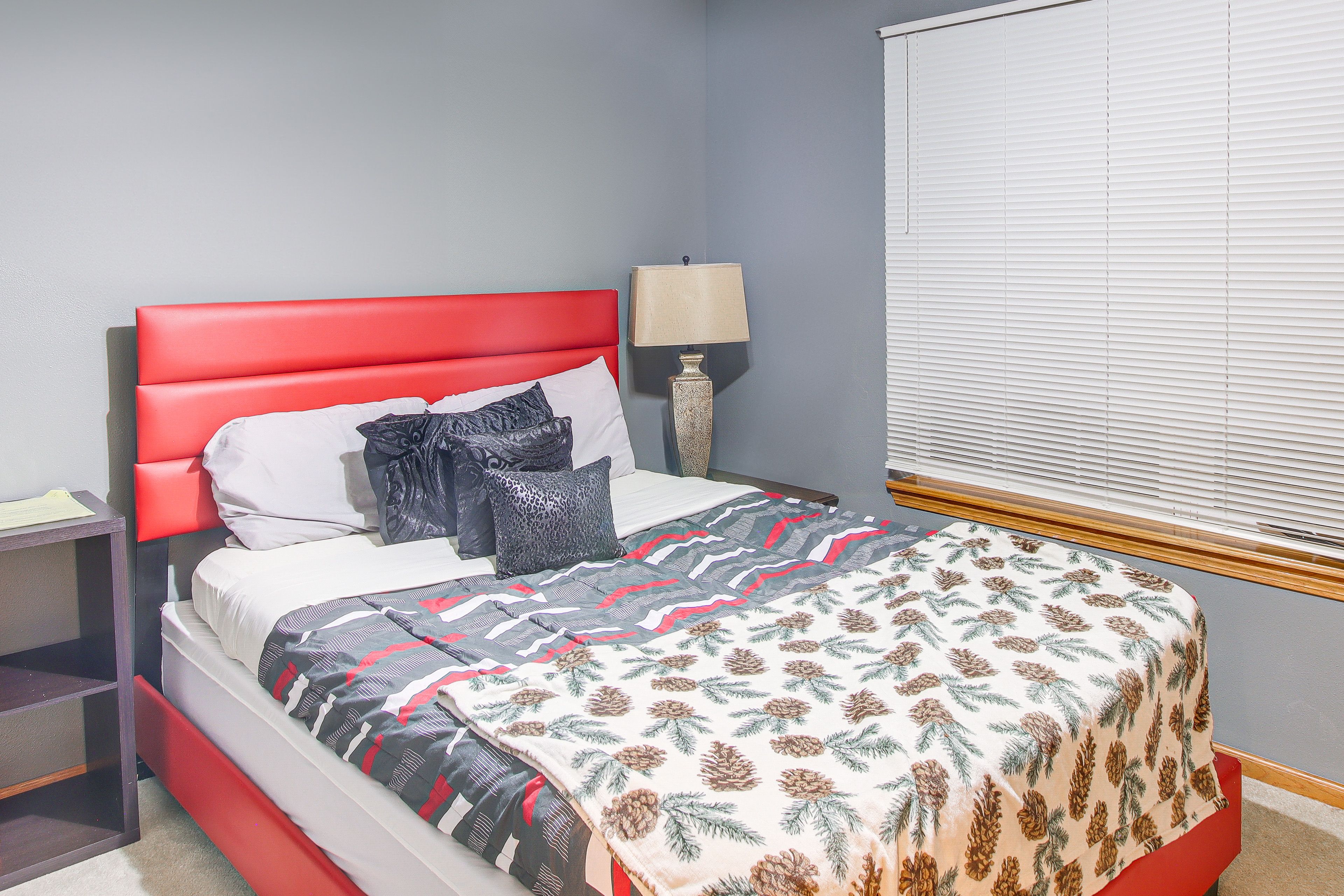 Bedroom 3 | Queen Bed | Upper Level