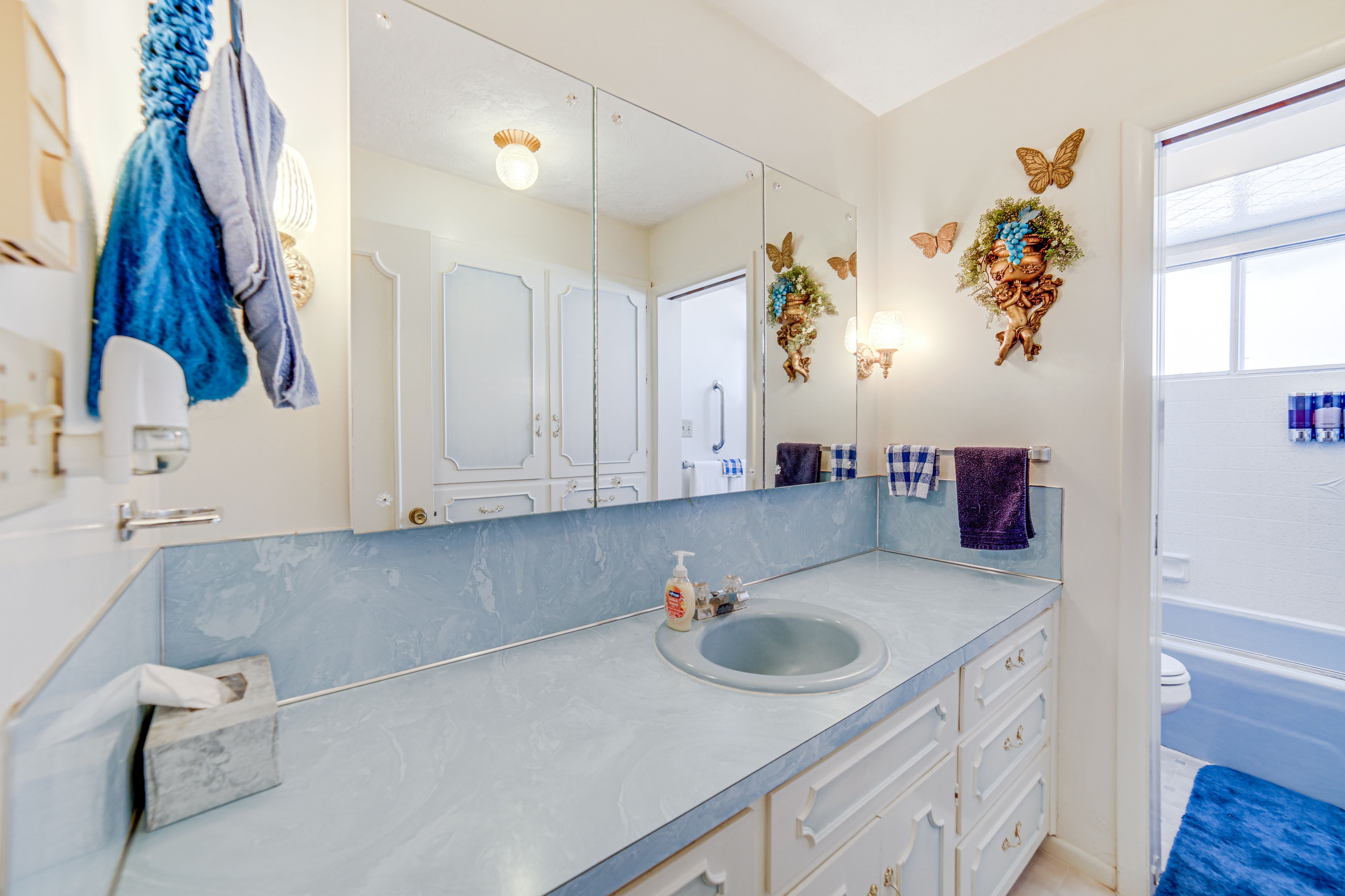 Full Bath | Towels
