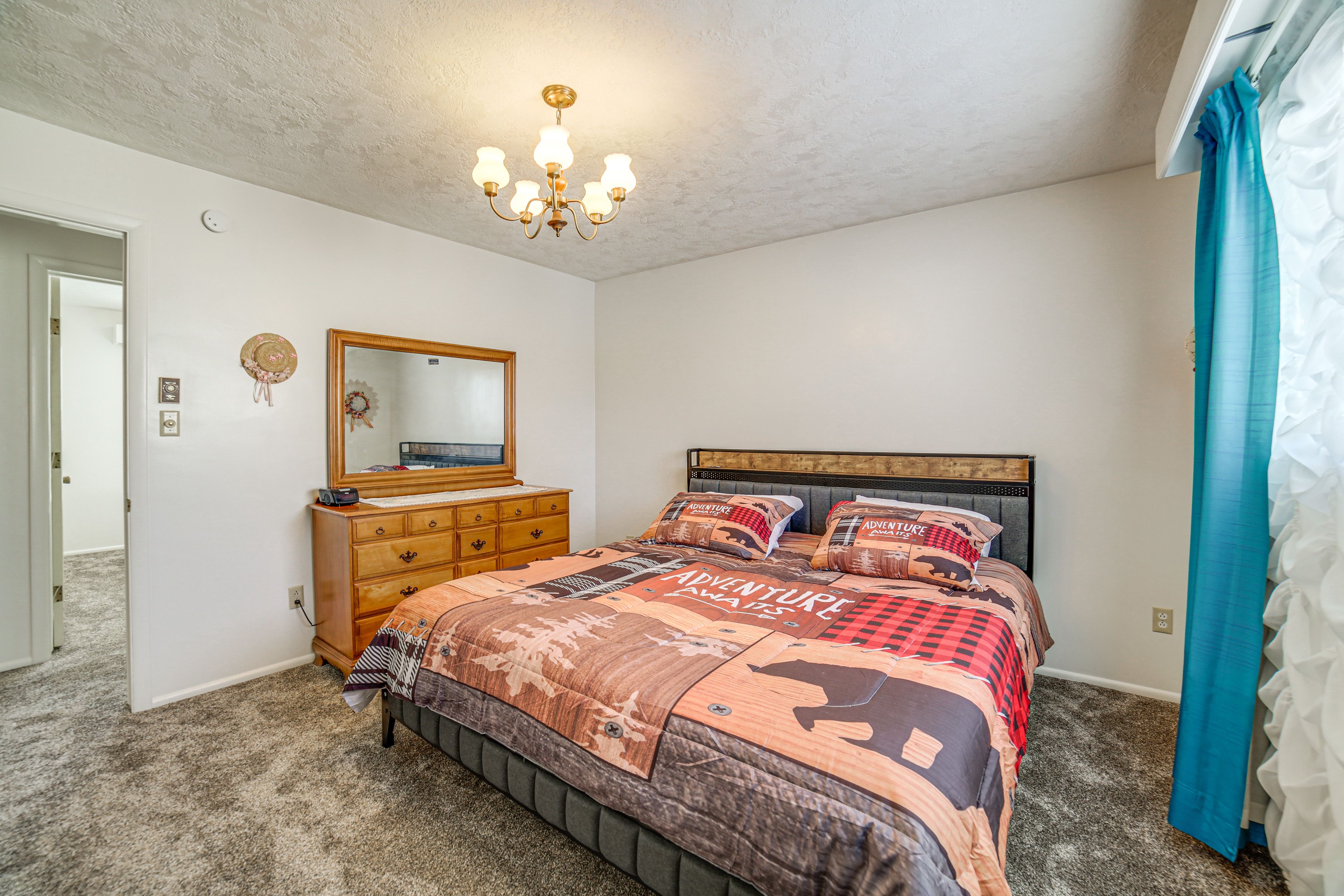 Bedroom 1 | King Bed | Linens Provided