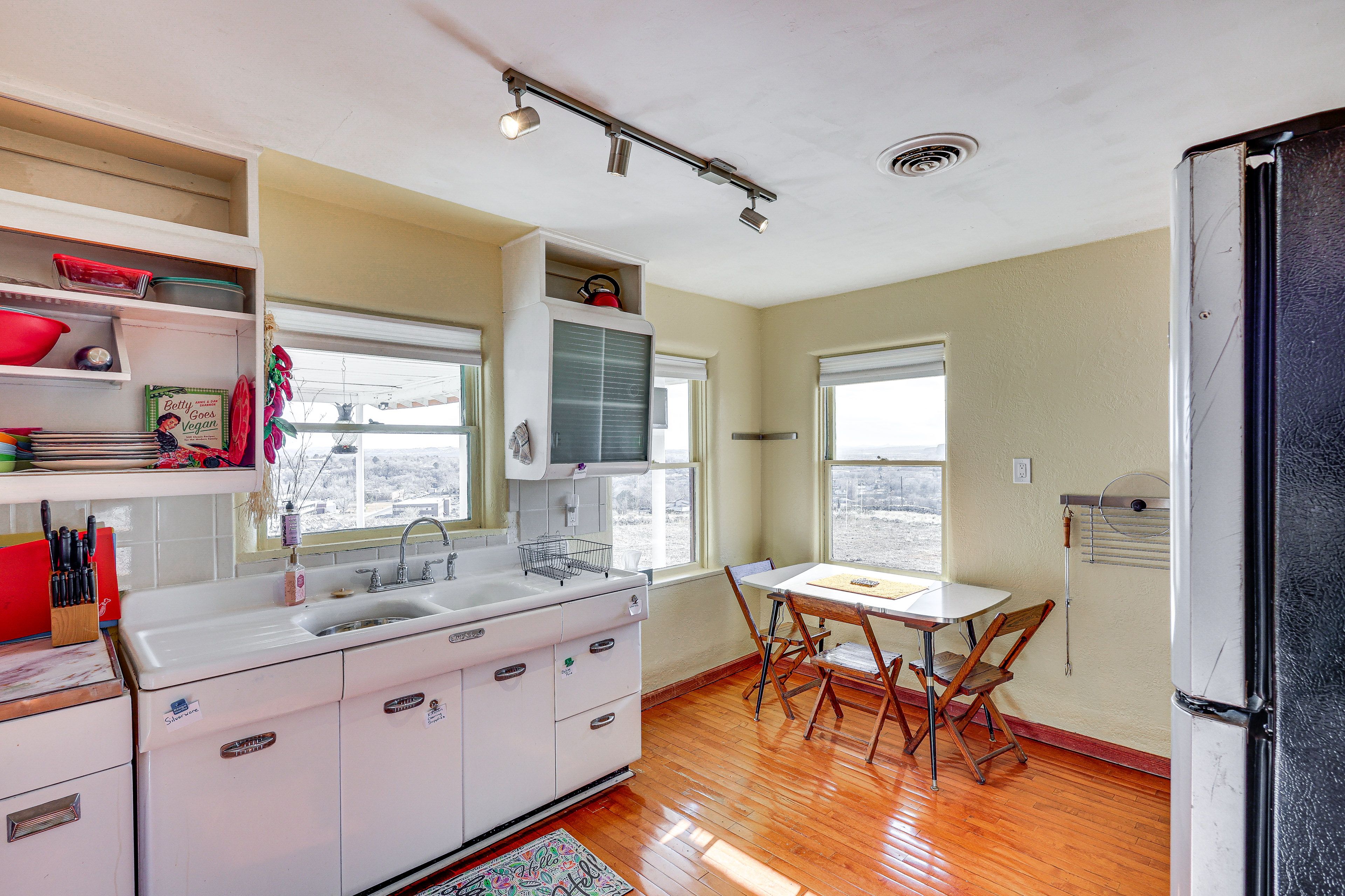 Kitchen | Breakfast Nook | 1st Floor